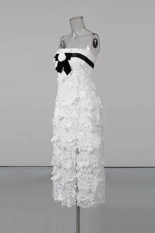 STRAPLESS FLORAL EMBROIDERY WHITE MAXI DRESS