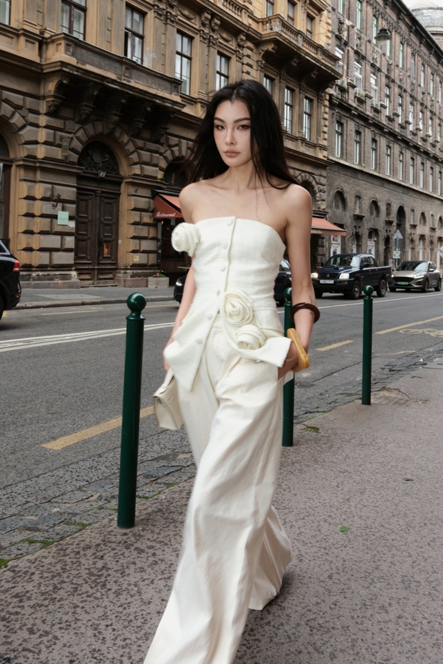 WOMEN'S WHITE FLOWER BUCKLE SET SUIT WEDDING