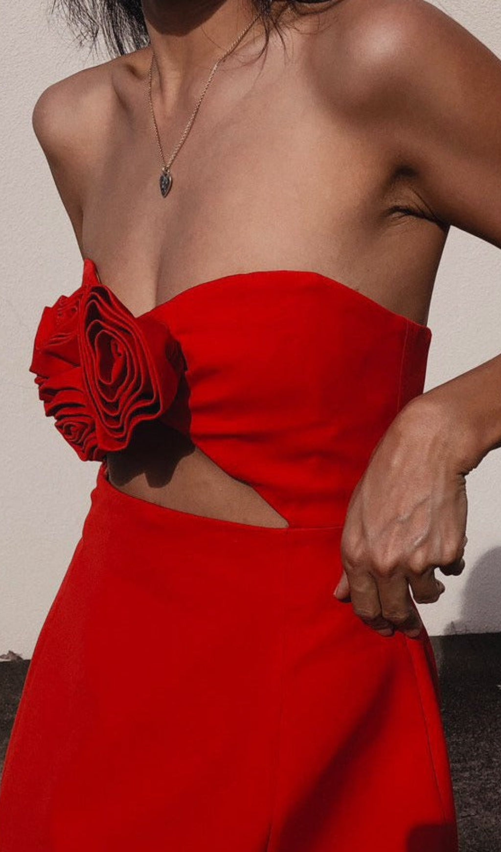 STRAPLESS RED CUTOUT MINI DRESS FOR PARTY