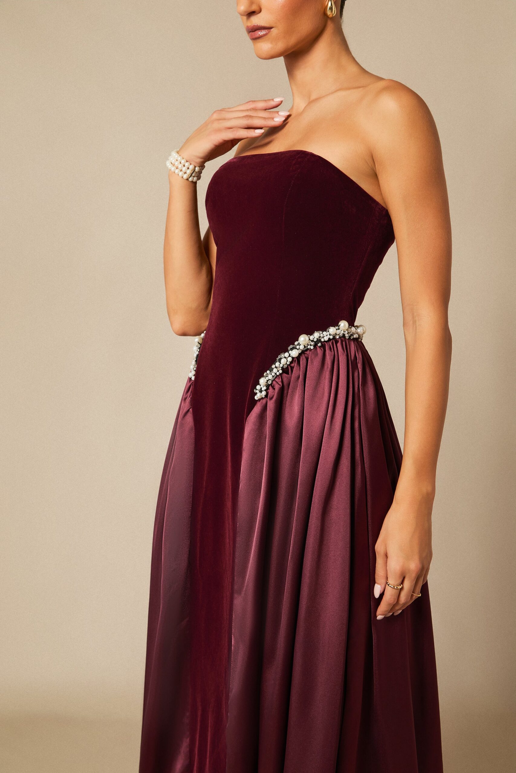 SAMANTHA BURGUNDY PEARL EMBROIDERED STRAPLESS MAXI DRESS