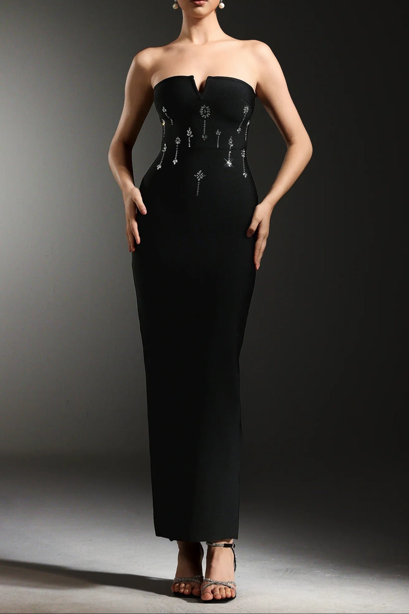 GINA BLACK STRAPLESS V-NECK BANDAGE MAXI DRESS