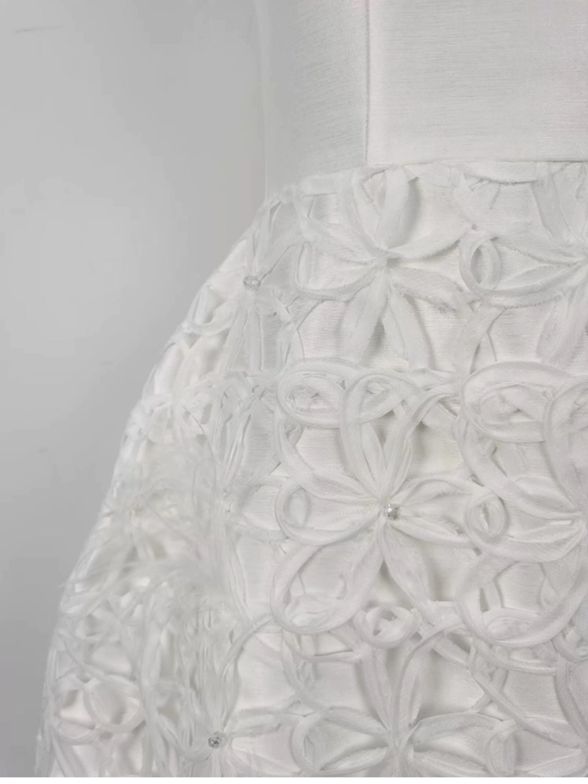 WHITE STRAPLESS MIDI DRESS WITH FLORAL EMBELLISHMENT FOR WEDDING