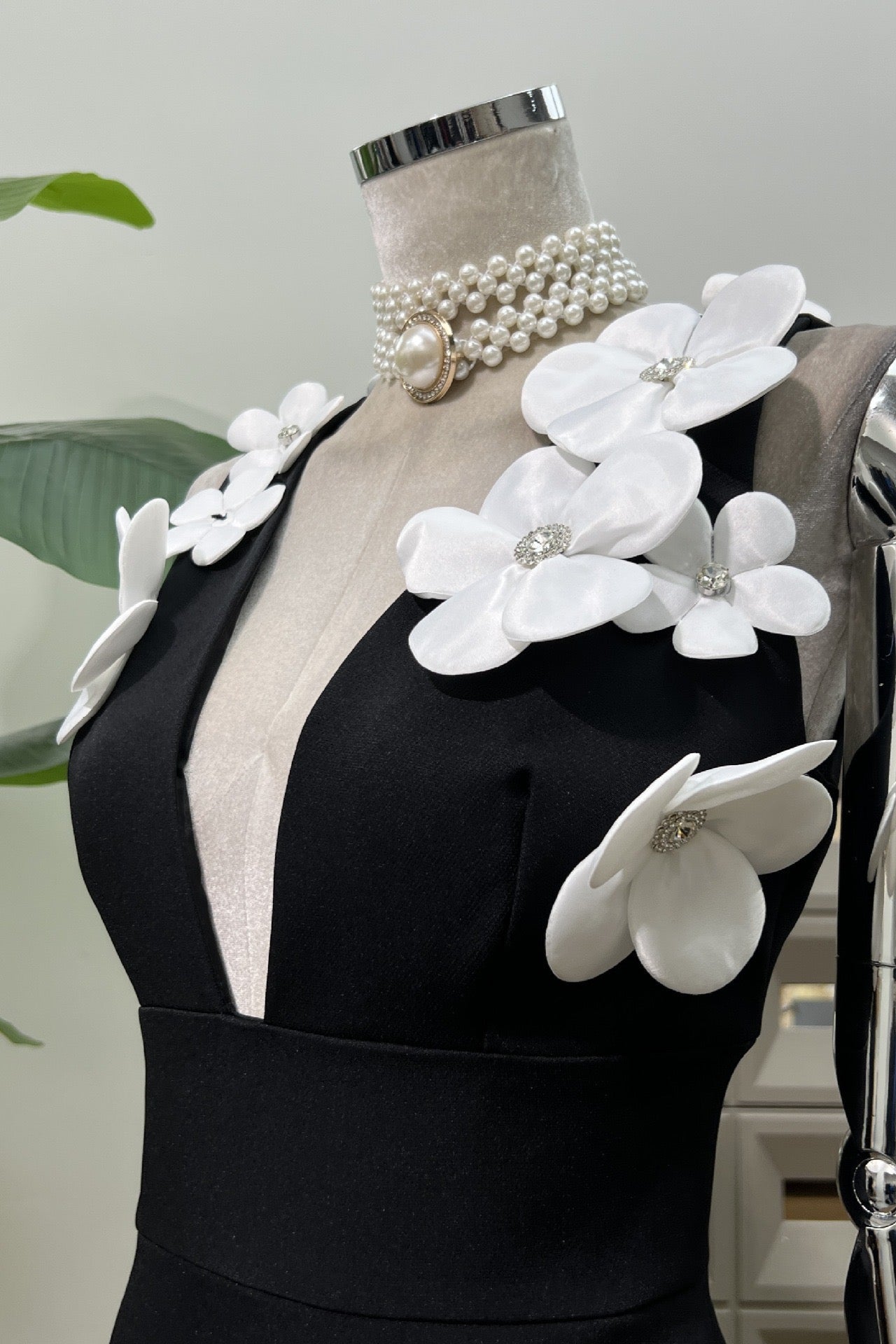 BLACK & WHITE MINI DRESS FOR PARTY