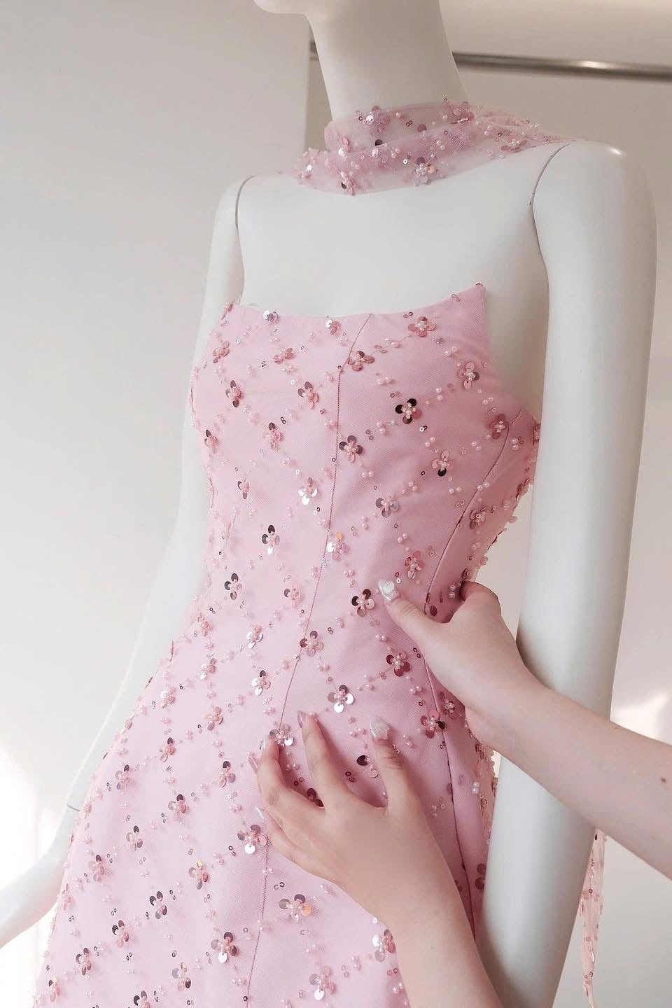 ALBERTA STRAPLESS SEQUIN PEARL MINI DRESS PINK