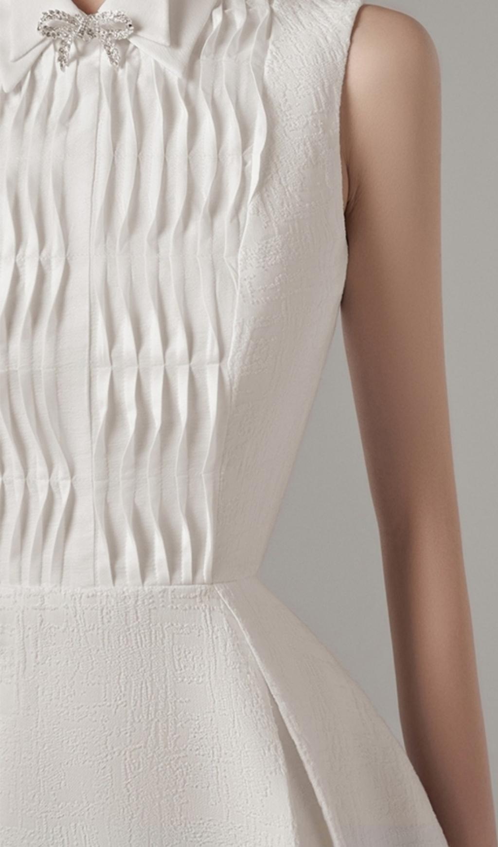BOW PLEATED SLEEVELESS MIDI DRESS WHITE