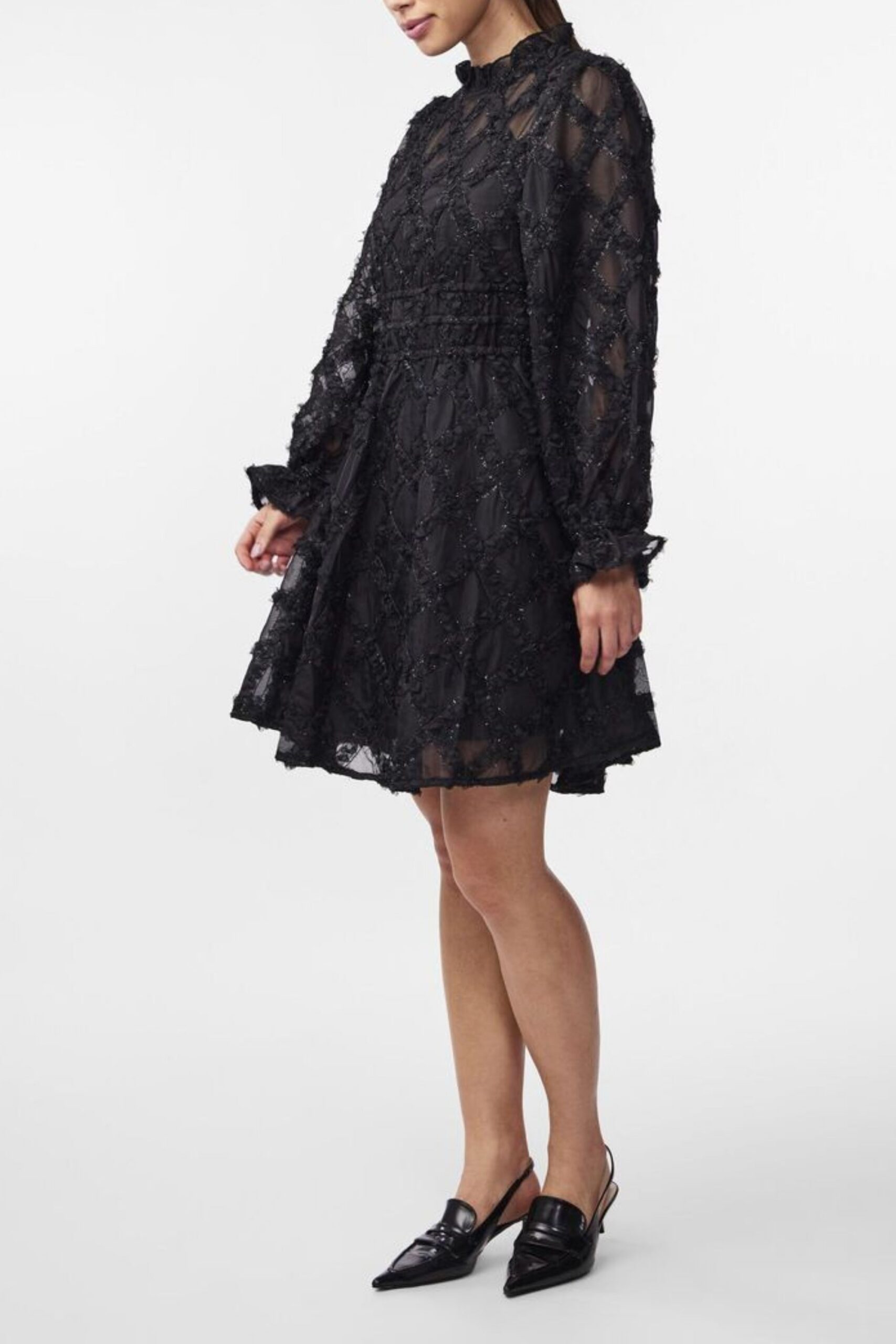 8_655fcb31-c56b-45cc-a48e-6447f4c3764e LACE MINI DRESS BLACK COCKTAIL PARTY SILHOUETTE