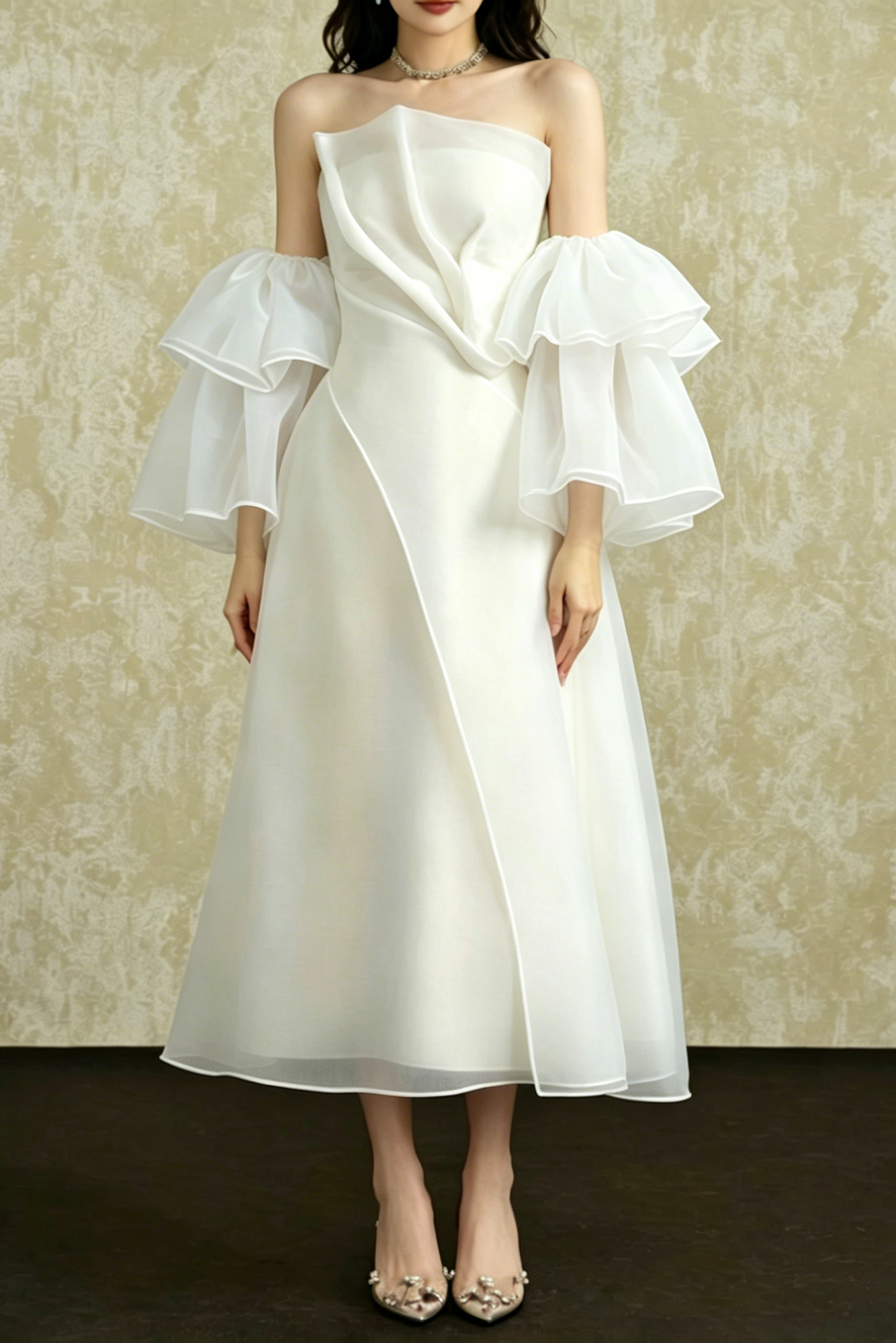 908761b296f0972d43826691e4d29e23 STRAPLESS WHITE ORGANZA MIDI DRESS WITH BELL SLEEVES