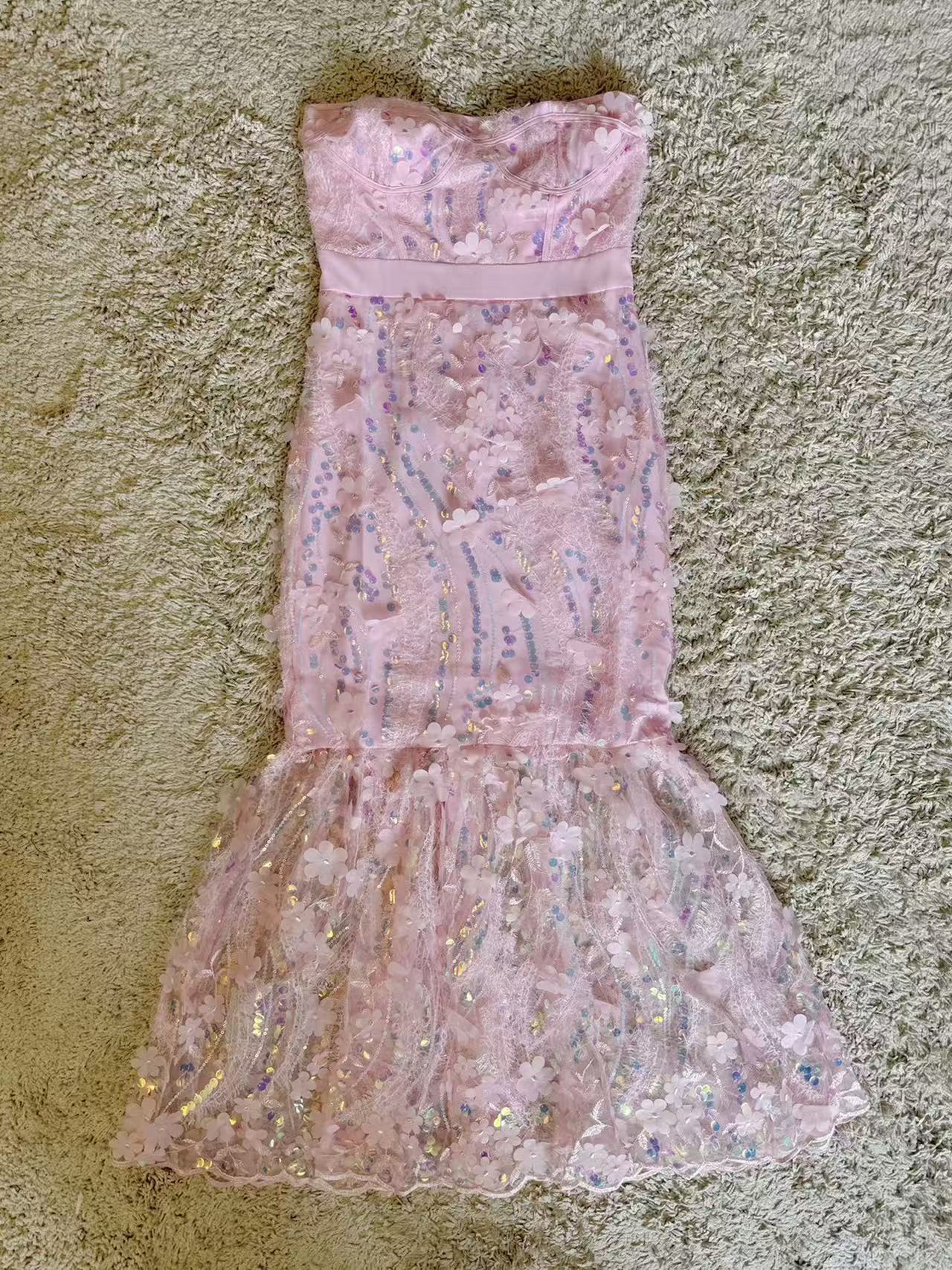 GIRLY CHARM STRAPLESS MIDI DRESS PINK