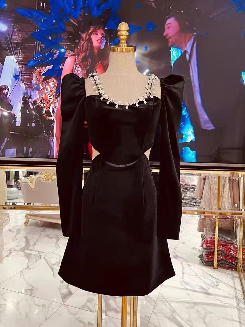 SQUARE NECK VELVET MINI DRESS FOR EVENING