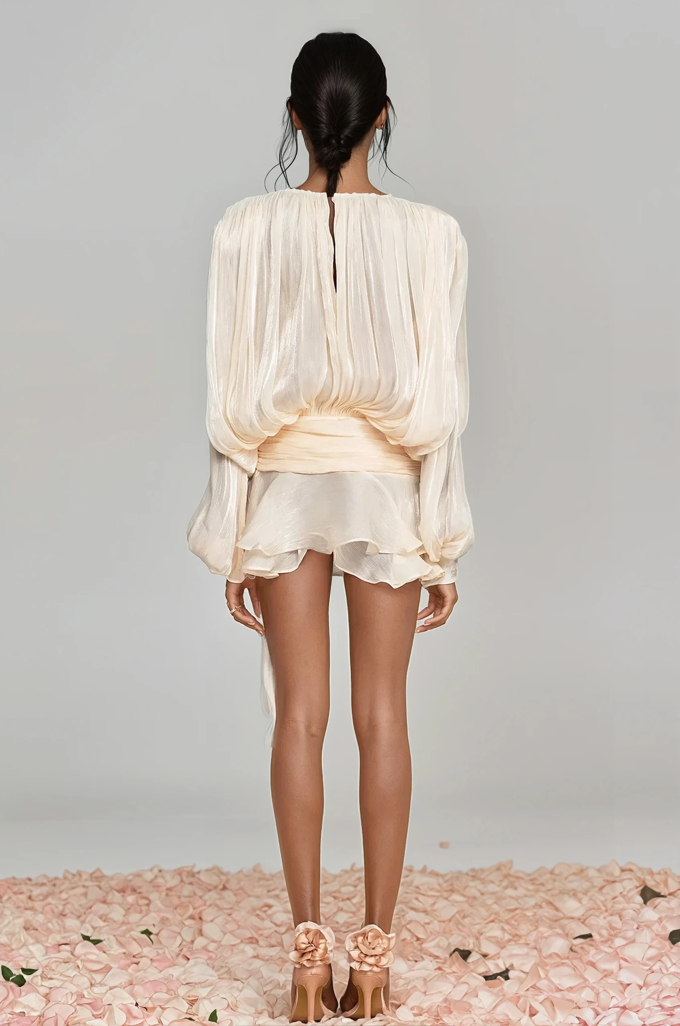 BALLOON SLEEVE RUCHED MINI DRESS IN APRICOT
