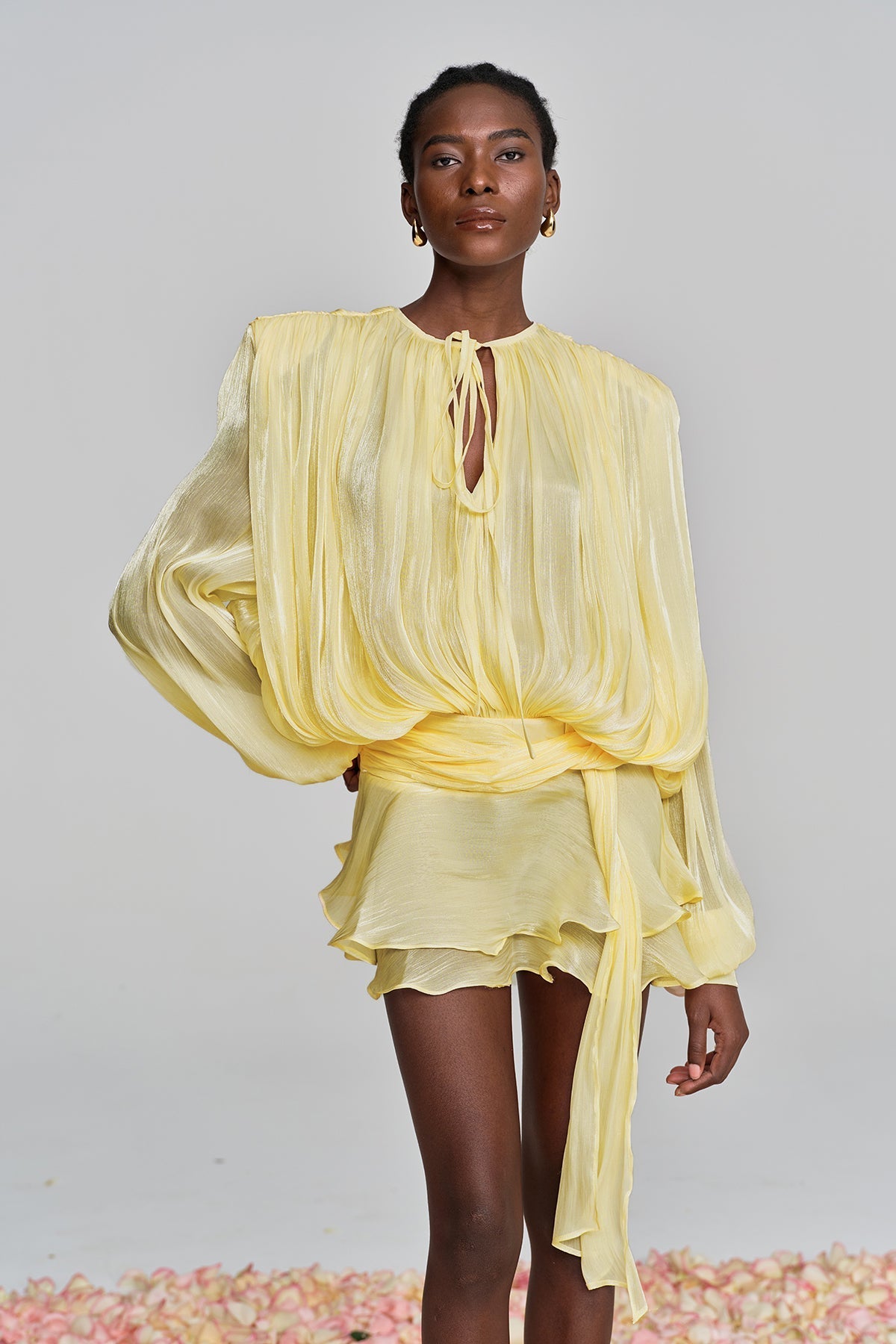BALLOON SLEEVE RUCHED MINI DRESS IN YELLOW