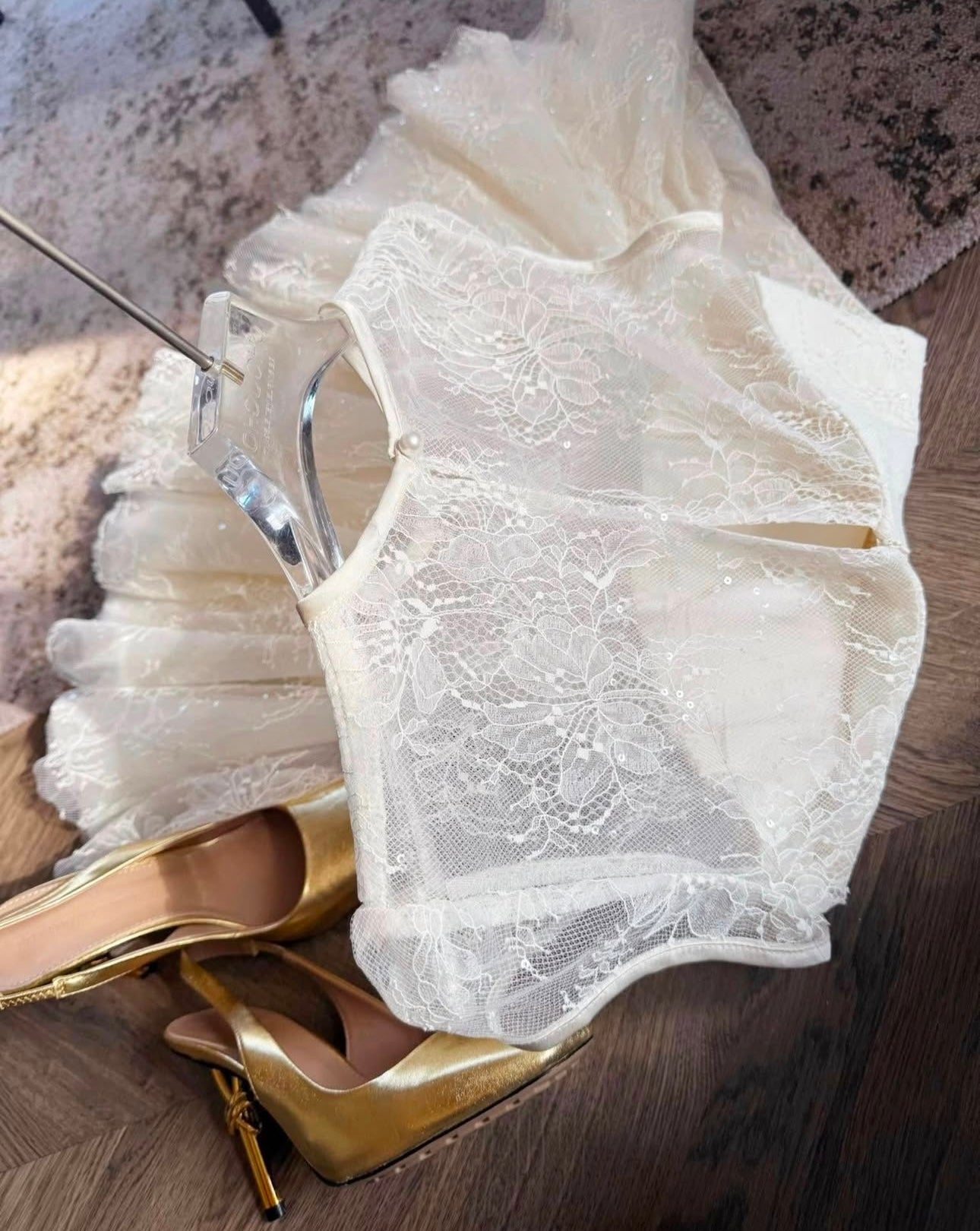 SARAH LACE MINI DRESS FOR PARTIES