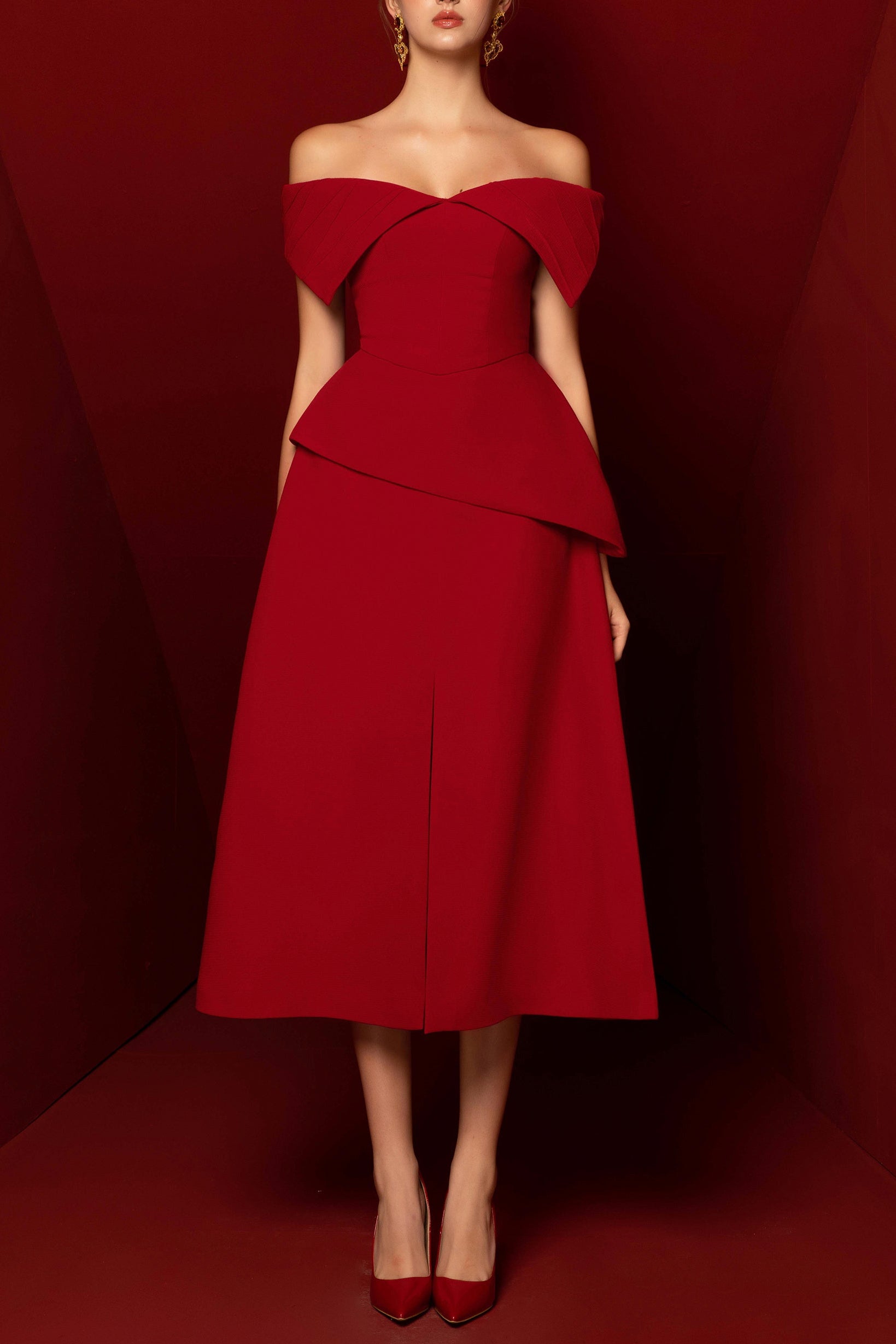 HARPER OFF-SHOULDER RED SET FOR DATE NIGHT