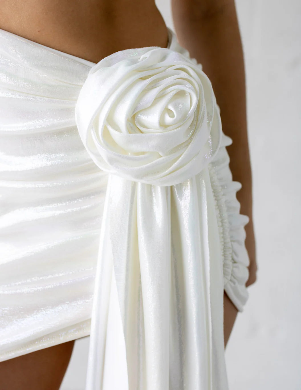 REGULAR PLEATED CUTOUT STRAPLESS WHITE MINI DRESS