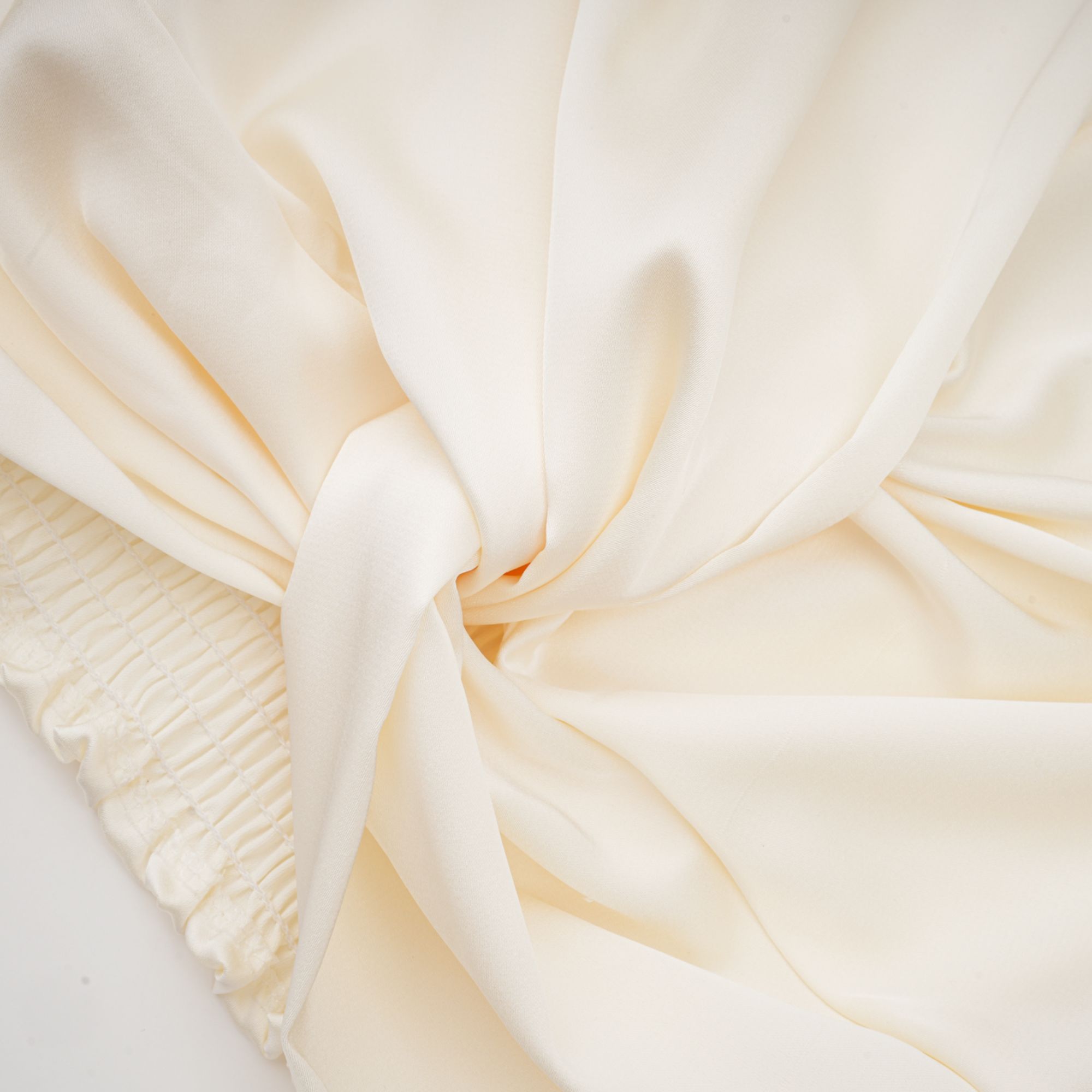 NOURIA WHITE FAUX FLOWER TWIST CROP TOP