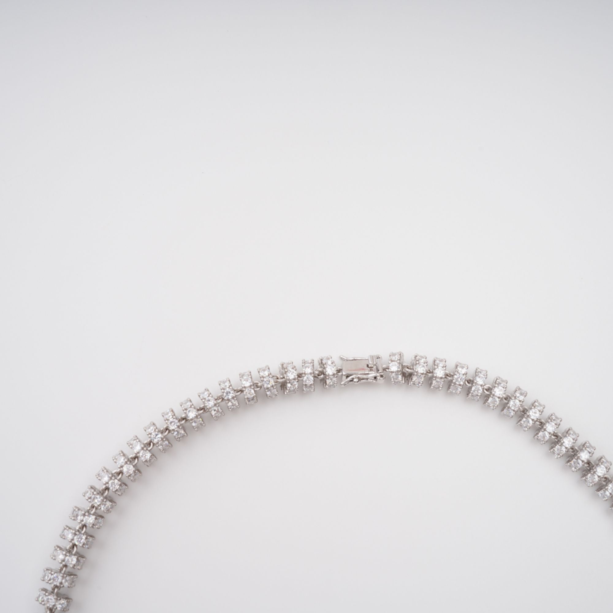 SILVER CRYSTAL STATEMENT NECKLACE FOR EVENING