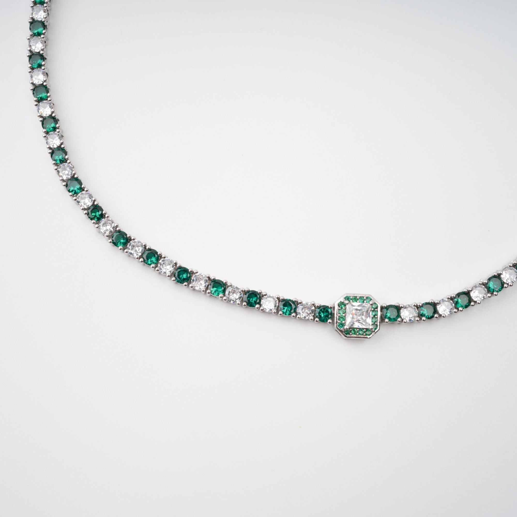 GREEN CRYSTAL EMBELLISHED NECKLACE FOR EVENING