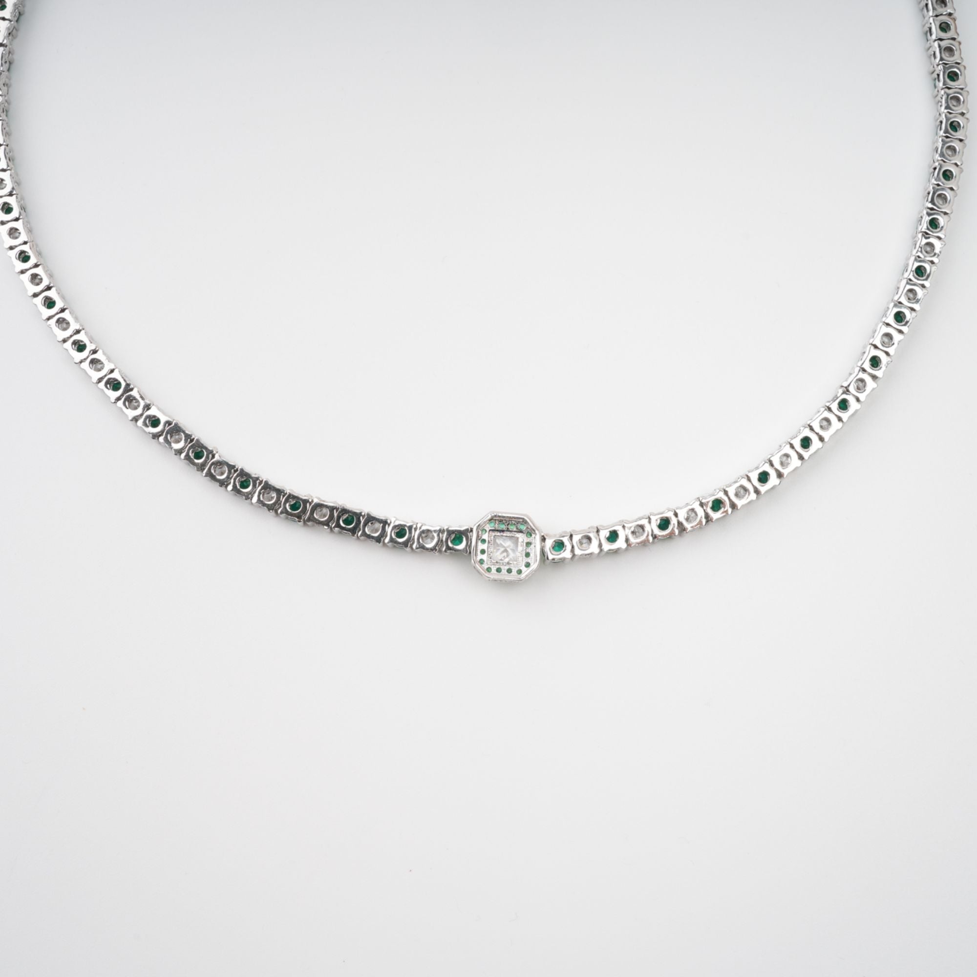 GREEN CRYSTAL EMBELLISHED NECKLACE FOR EVENING