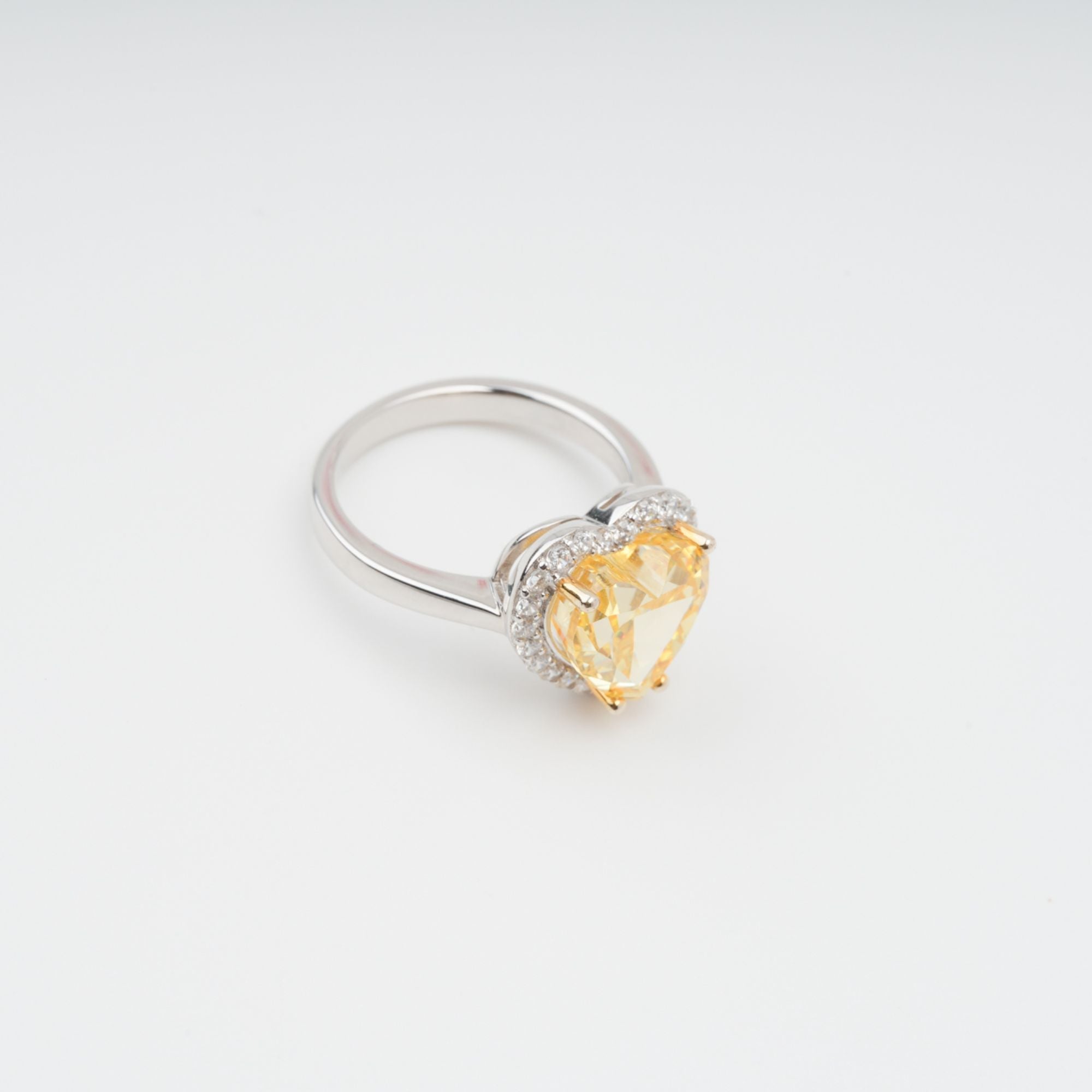 ÉPHÉMÈRE YELLOW HEART GEMSTONE STERLING SILVER RING