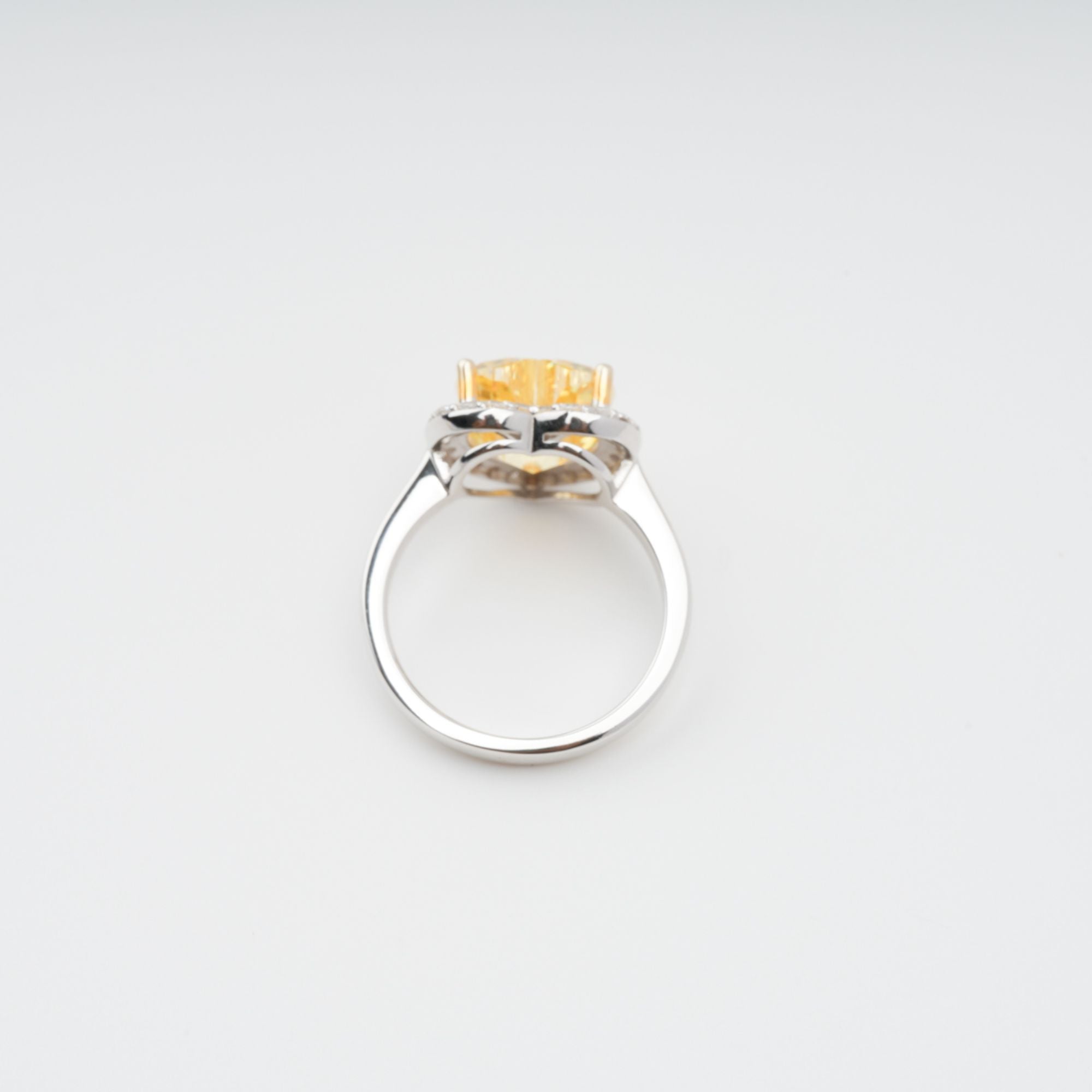 ÉPHÉMÈRE YELLOW HEART GEMSTONE STERLING SILVER RING