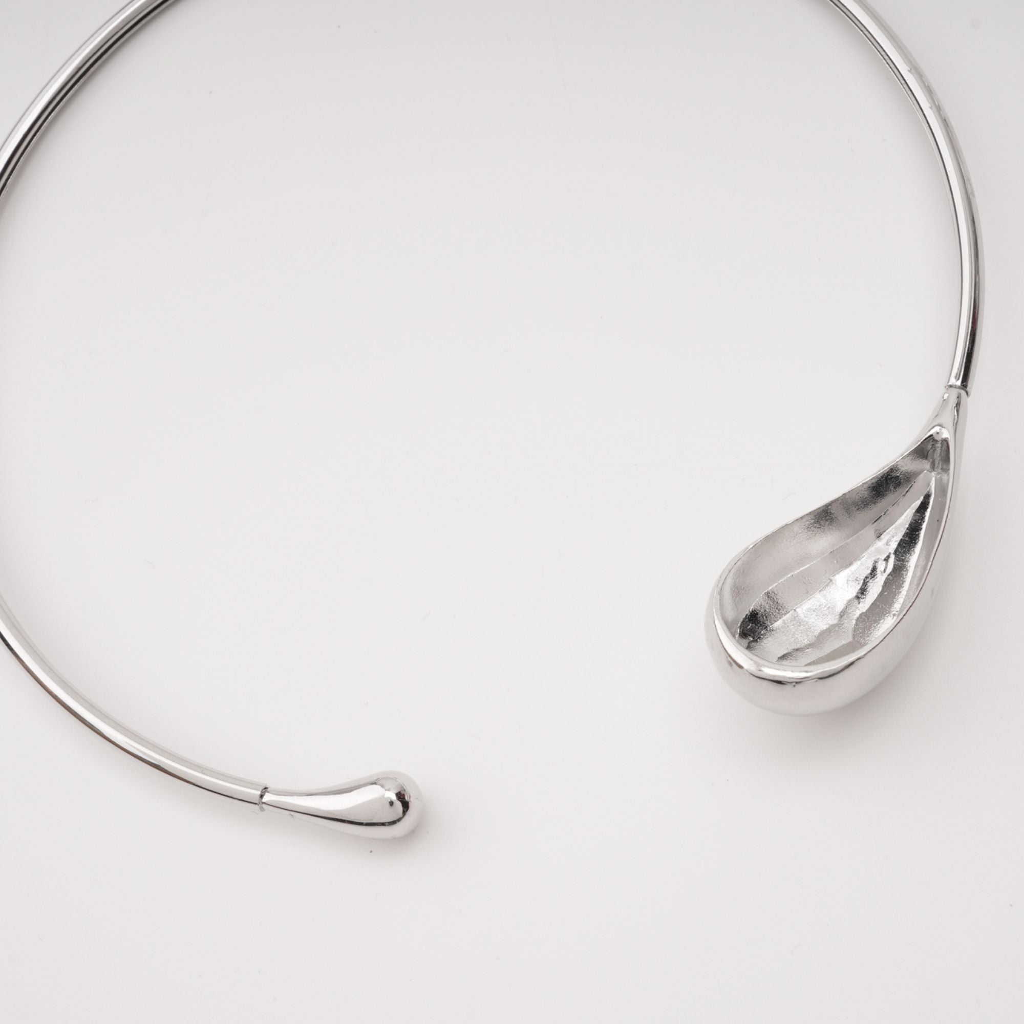 AXELLE WATERDROP NECKLACE, TEARDROP PENDANT FOR EVENTS