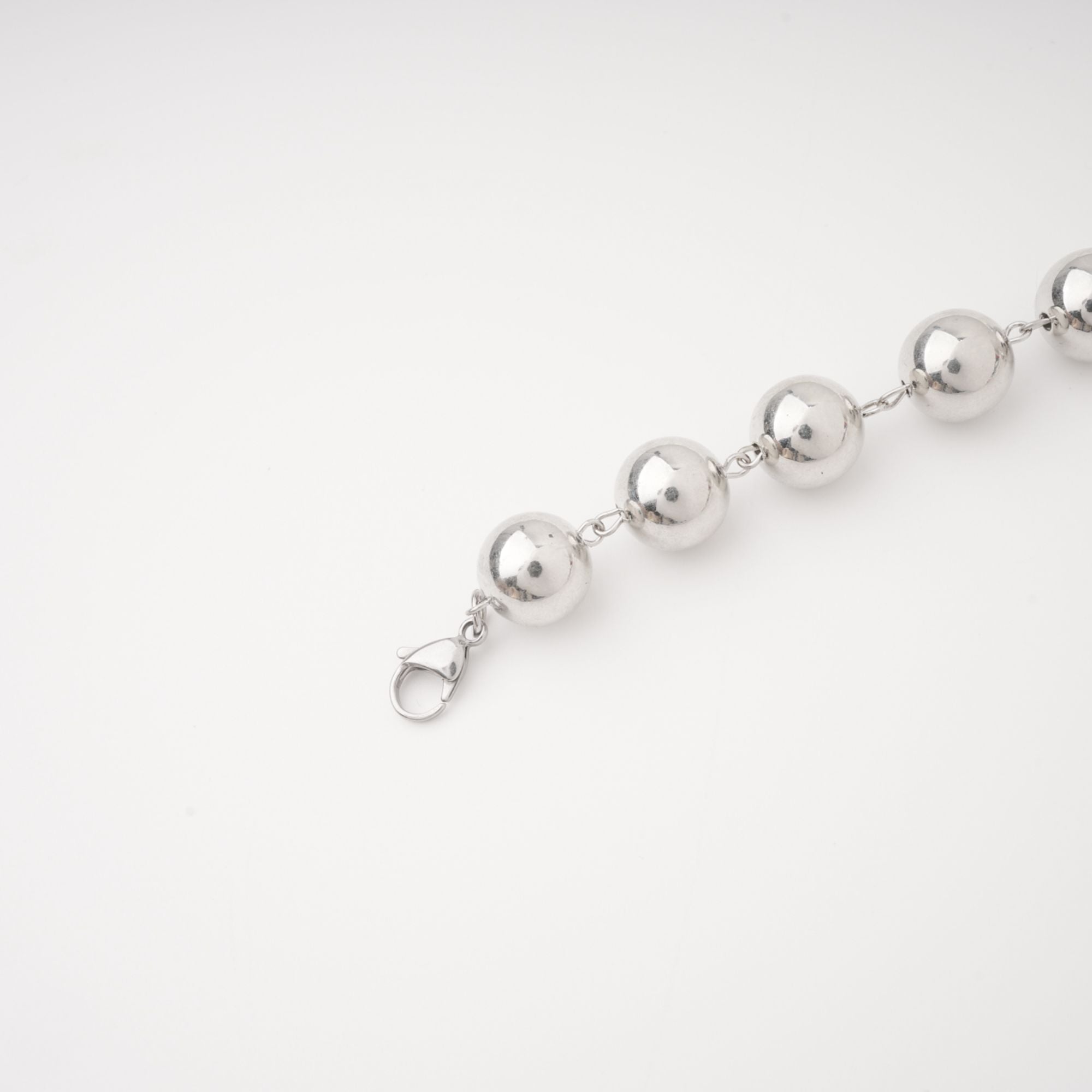 GISÈLE BEADED SPHERE NECKLACE FOR EVENING