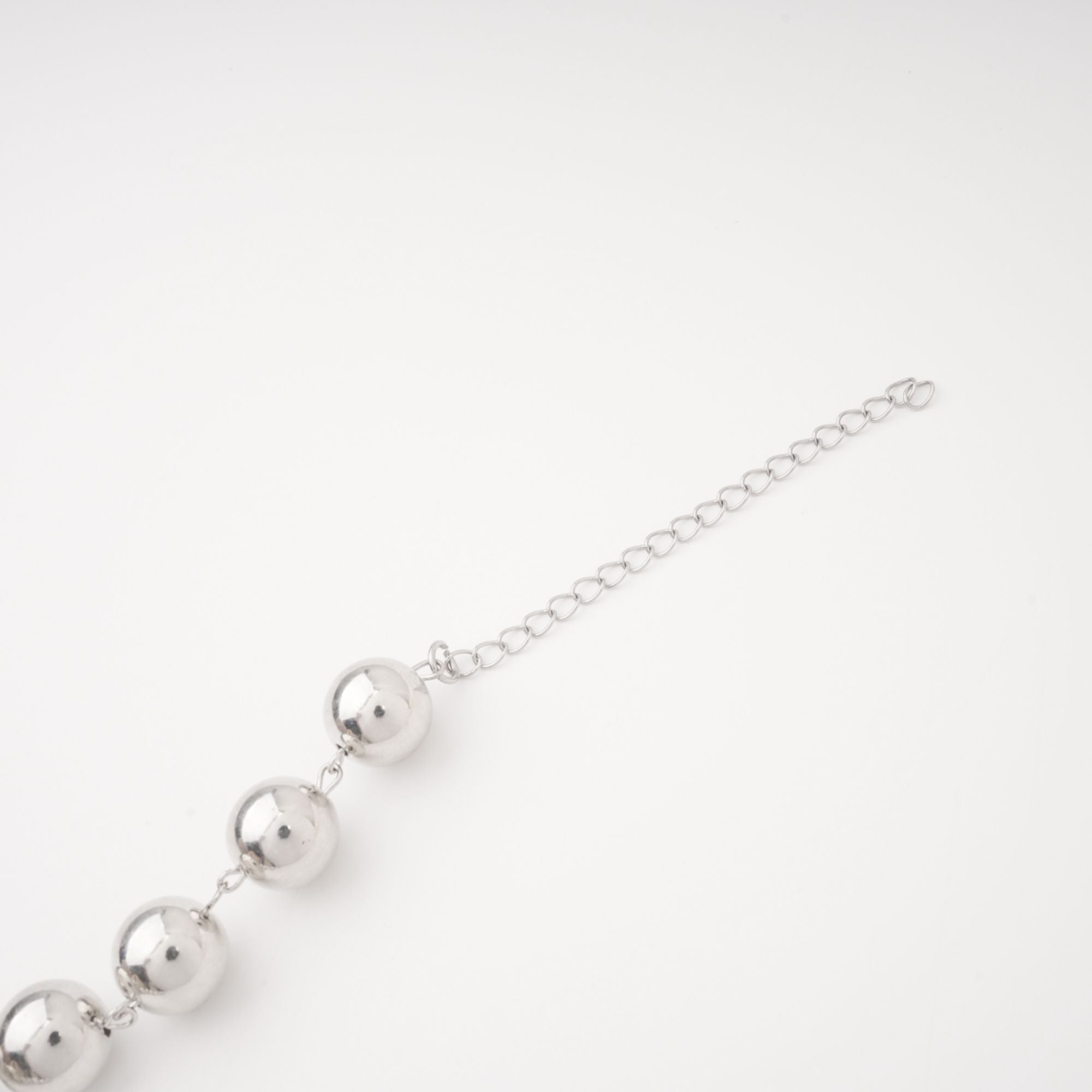 GISÈLE BEADED SPHERE NECKLACE FOR EVENING
