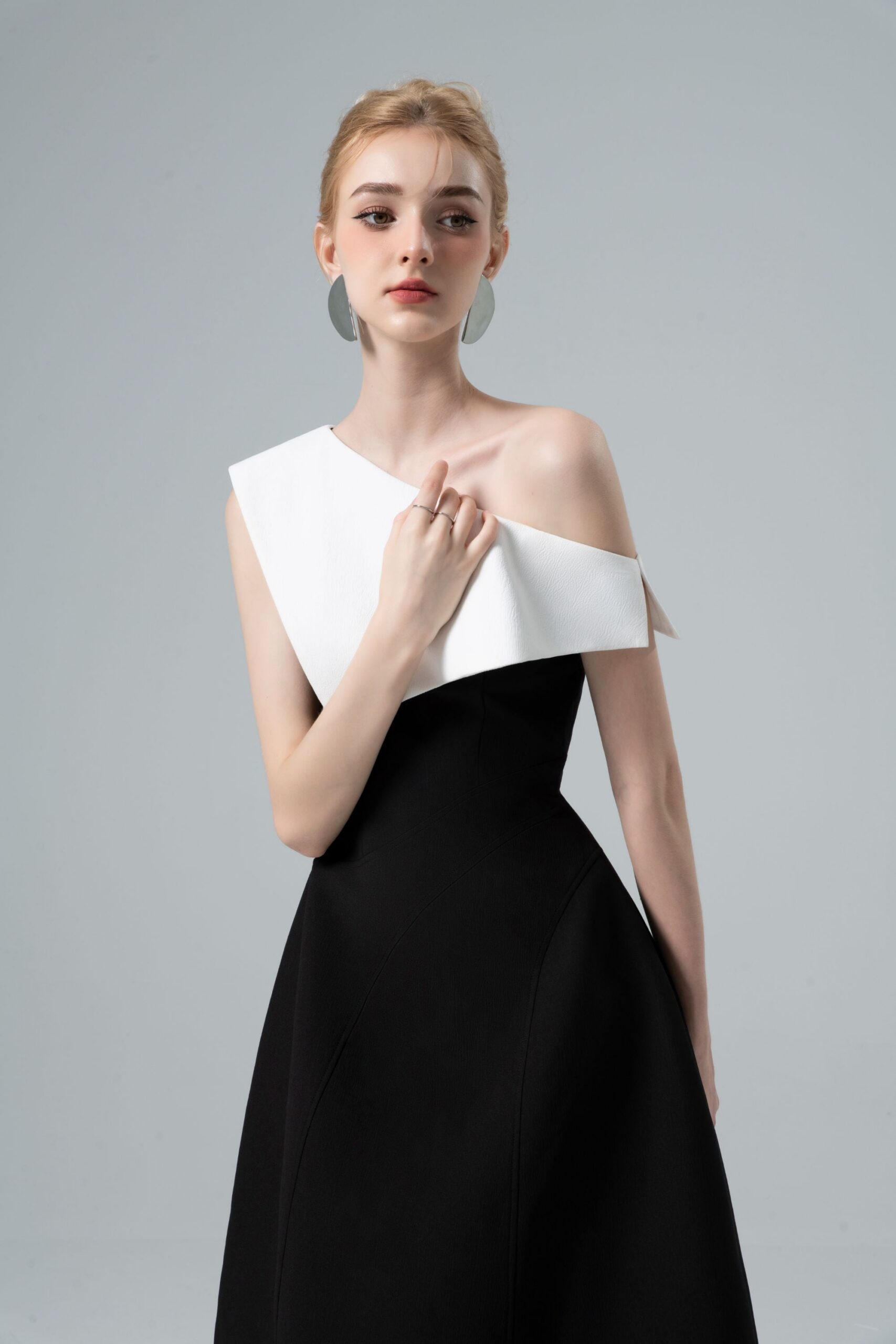 CLIO ASYMMETRIC OFF-SHOULDER COCKTAIL DRESS