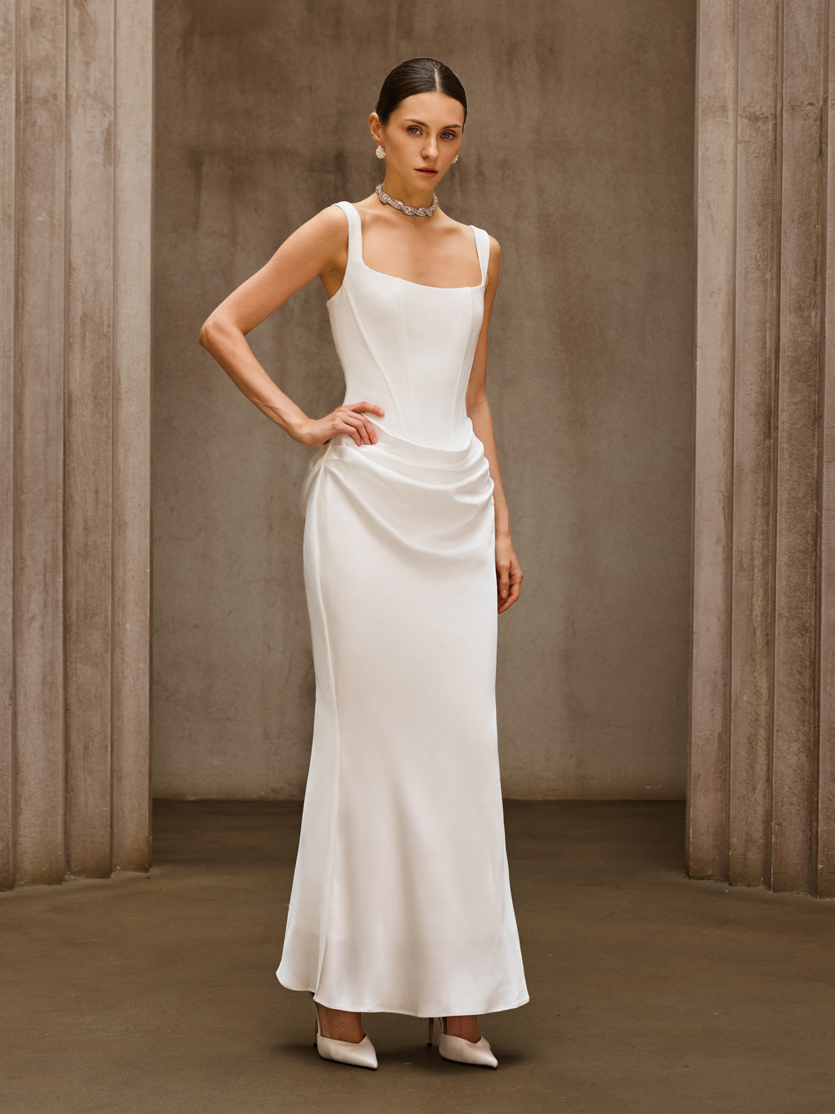 DUYEN SLEEVELESS CORSET WHITE MAXI DRESS