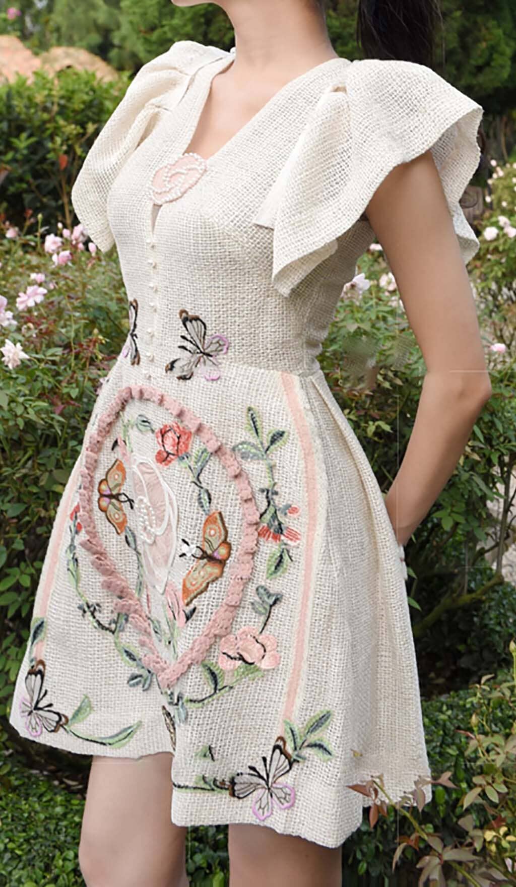EMBROIDERED WHITE V-NECK MIDI DRESS