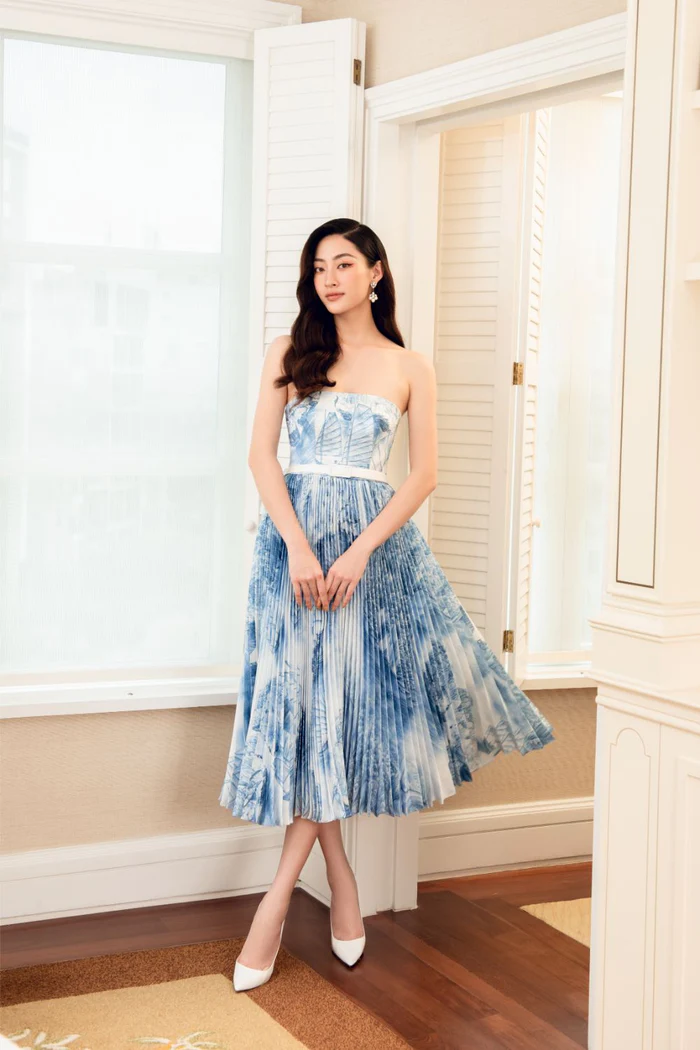 TAFFETA PLEATED DROP SHOULDER MIDI DRESS IN BLUE