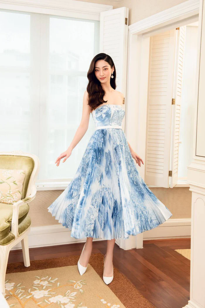 TAFFETA PLEATED DROP SHOULDER MIDI DRESS IN BLUE