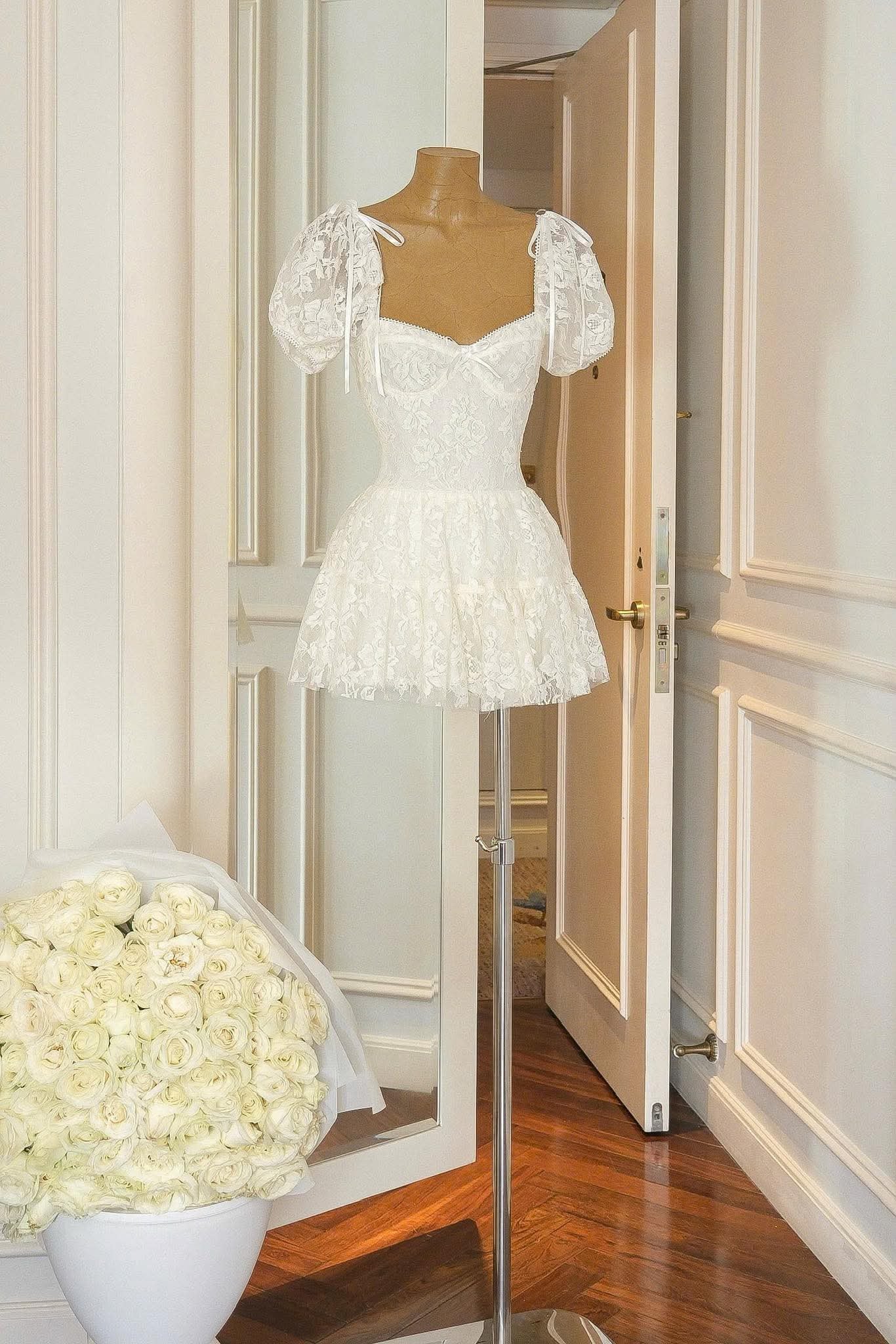 LARA PUFF LACE MINI DRESS FOR PARTY