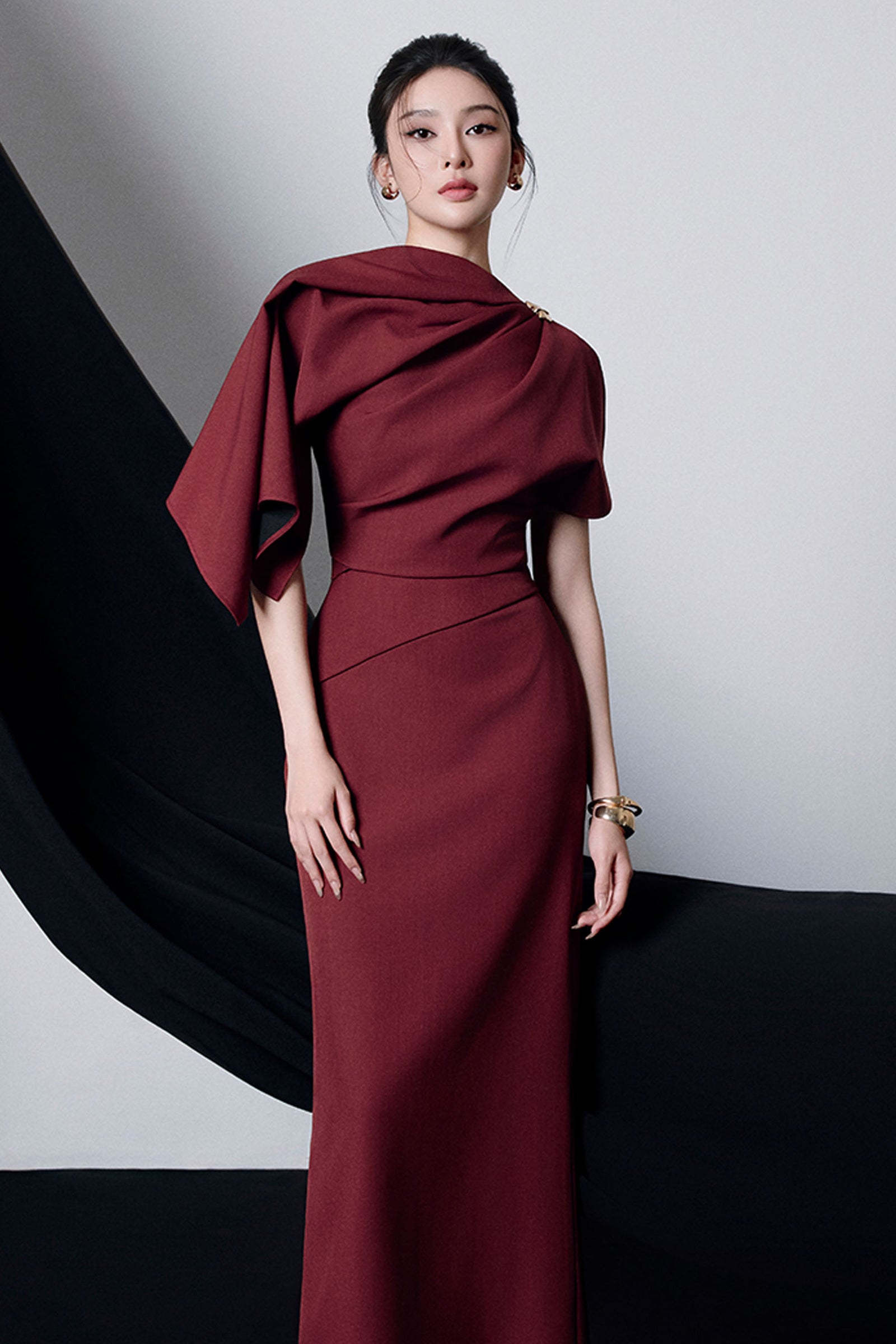 GENEVIEVE ASYMMETRIC SLEEVE DRAPED MIDI DRESS BURGUNDY