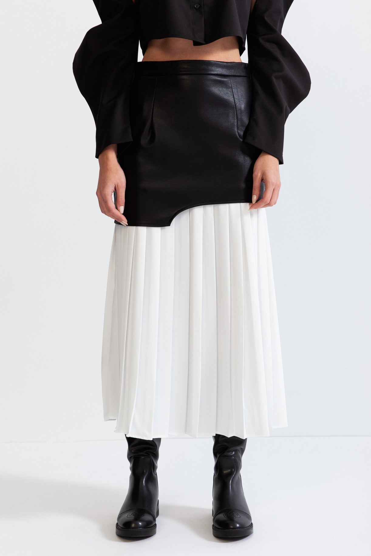 LEATHER EFFECT PLEATED MIDI SKIRT - BLACK & WHITE