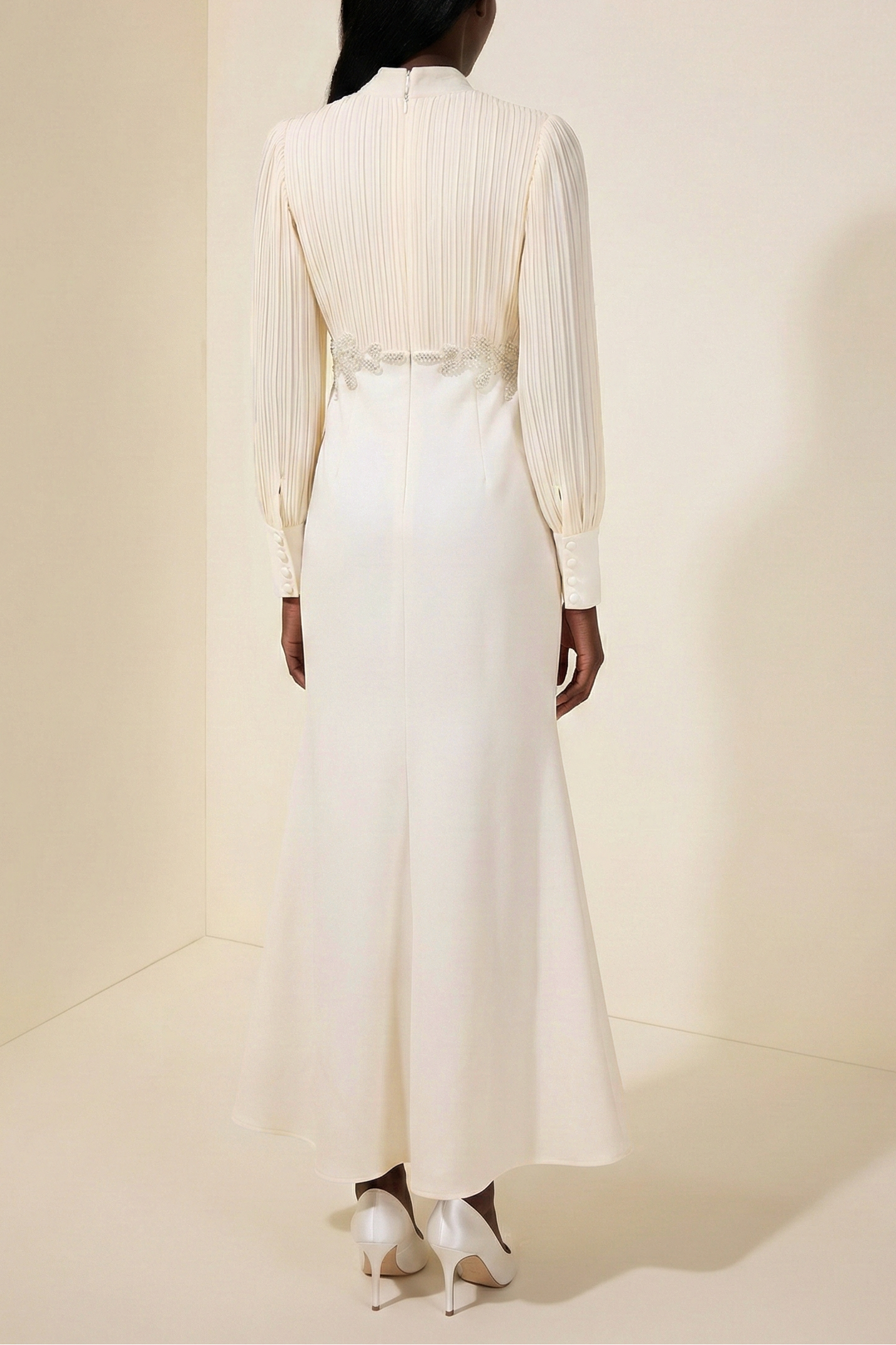 CARLIN BALLOON SLEEVE RUCHED MIDI DRESS - APRICOT