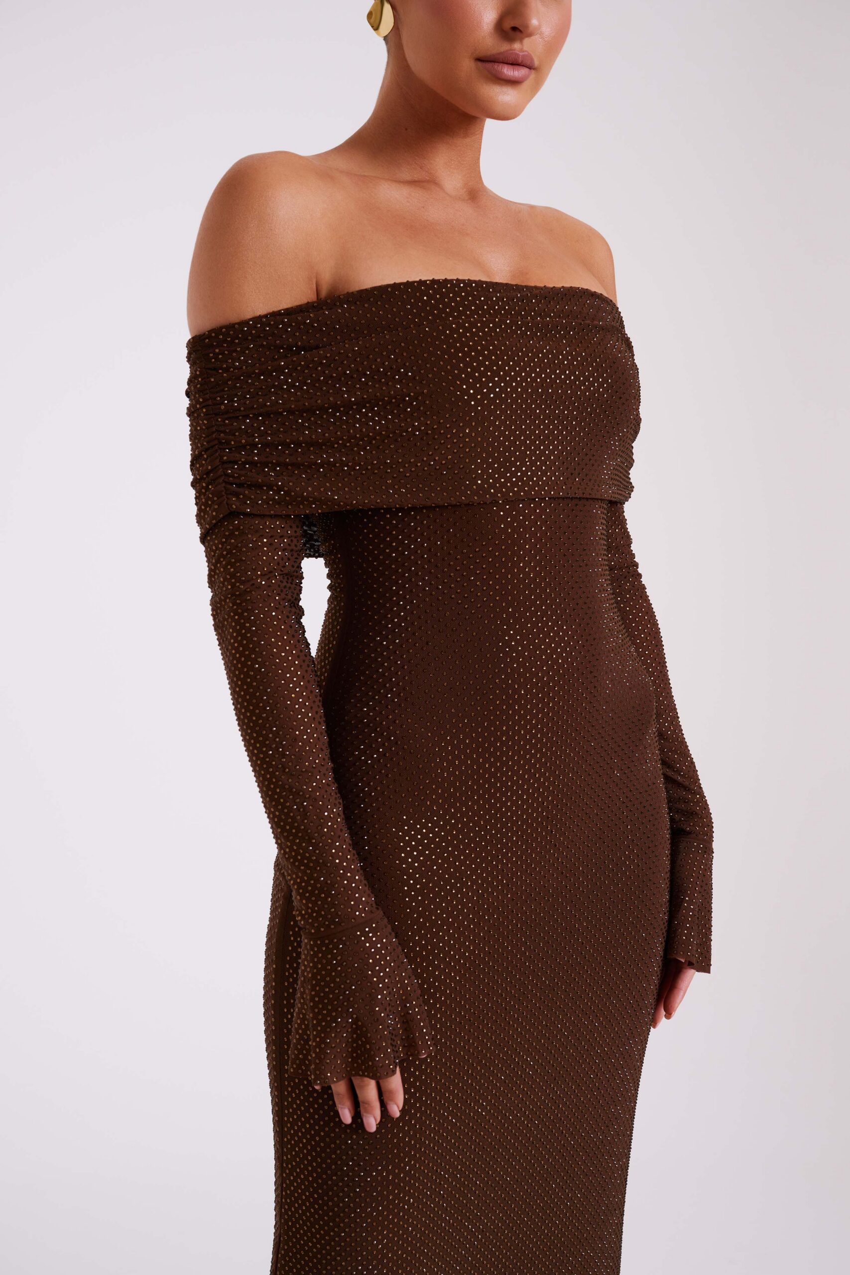 MESHKI_ECOM_LAMAISON_DROP0102_OCT23_DAY02_KATIE-S44_055_f5b60128-f7f5-4754-91aa-7d0e297b335a SHIMMERY OFF-SHOULDER SEQUIN MAXI DRESS FOR PARTIES