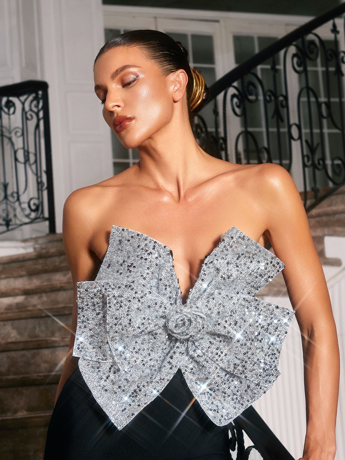 MESA STRAPLESS SEQUIN BOW BANDAGE MINI DRESS