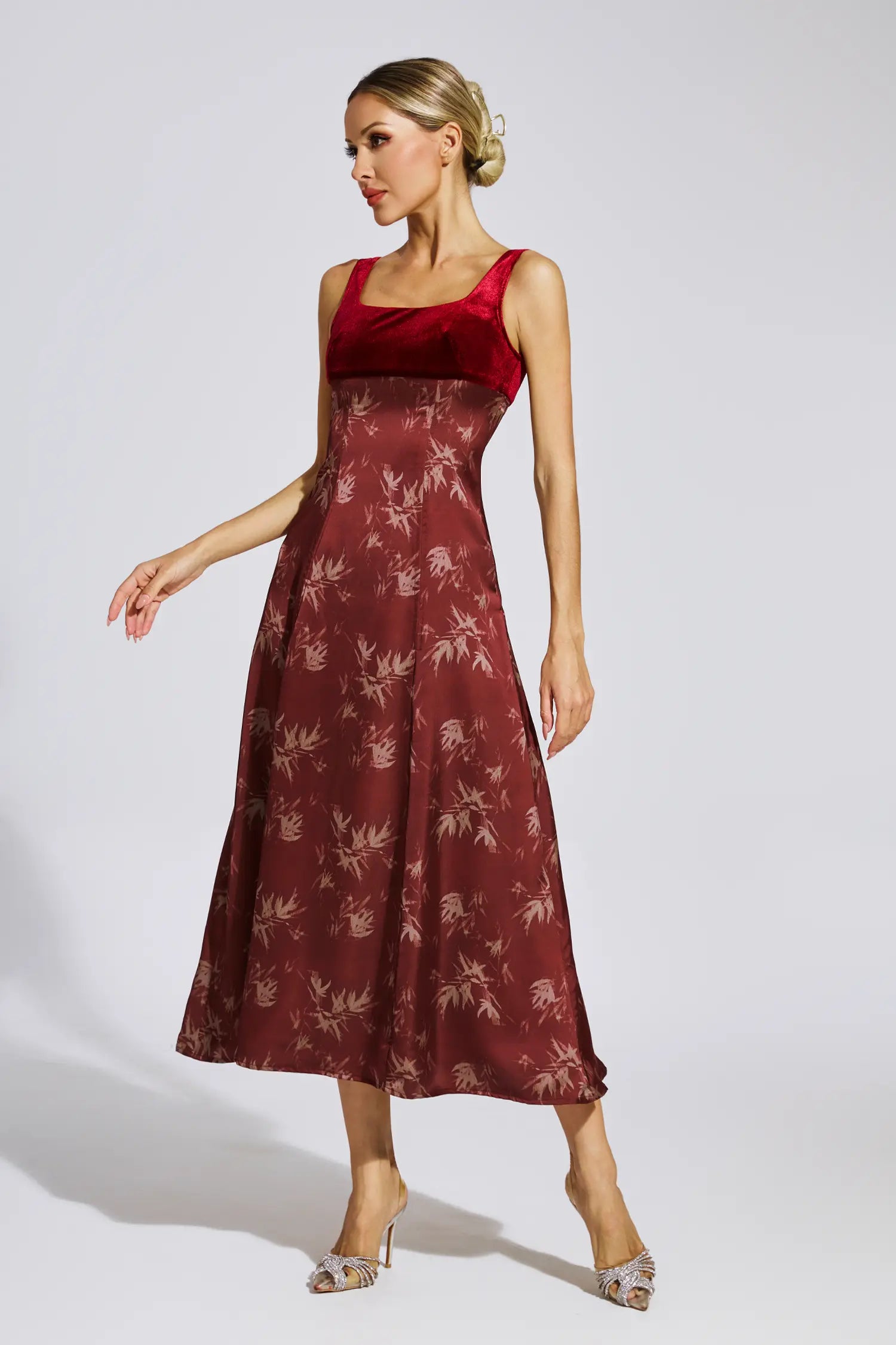 LUCY RETRO SQUARE NECK PRINT SUSPENDER MIDI DRESS BURGUNDY