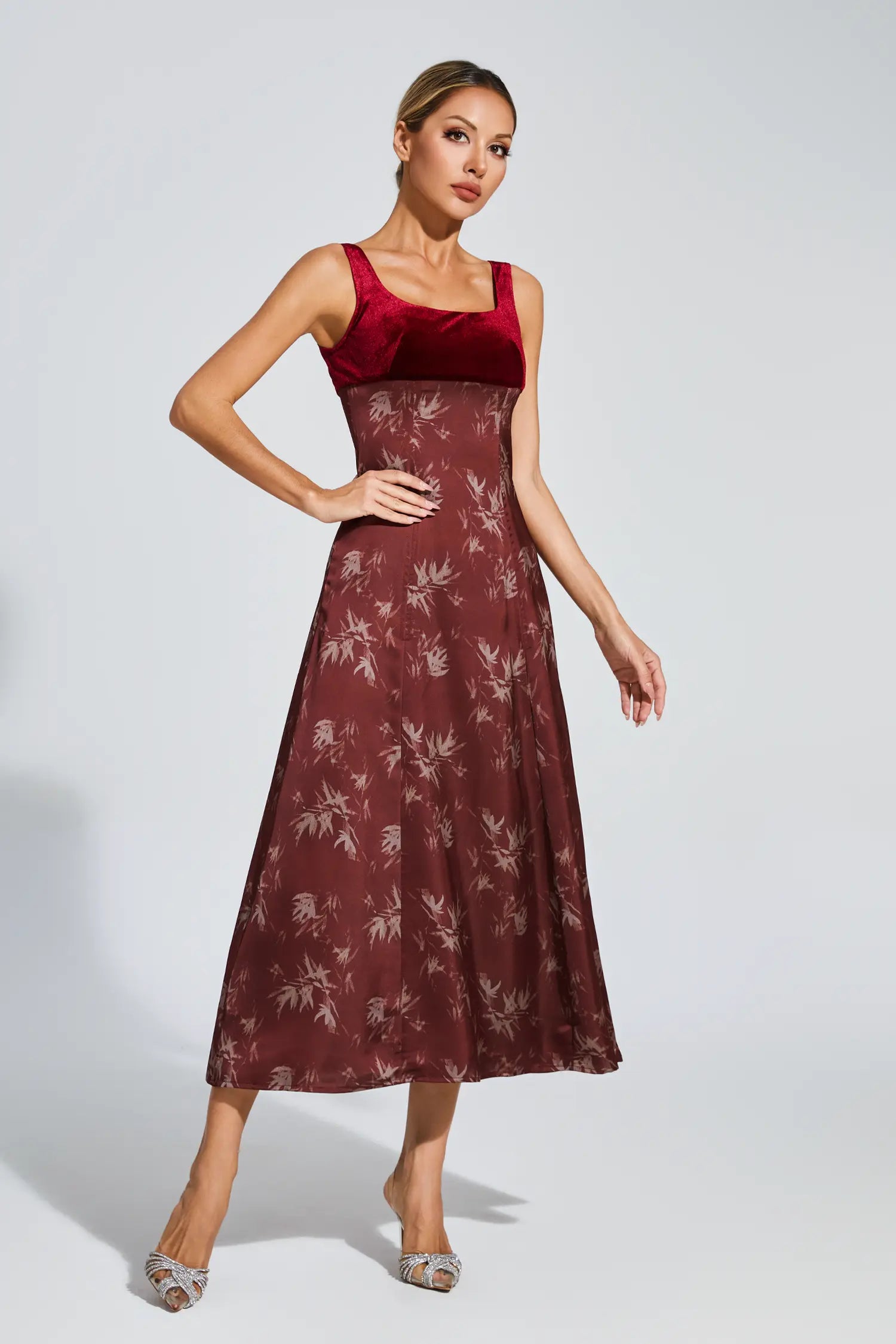 LUCY RETRO SQUARE NECK PRINT SUSPENDER MIDI DRESS BURGUNDY