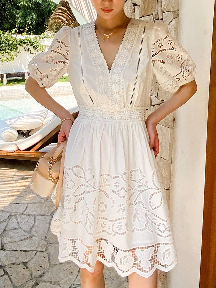 O1CN010FOiiF23jKqlHxK2i__2172697291-0-cib WHITE OPENWORK EMBROIDERED PETITE V-NECK SHORT DRESS