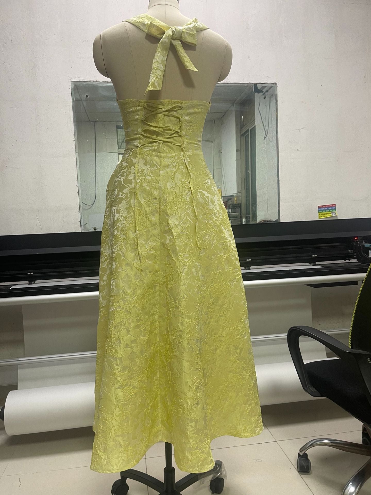 EFFIE LEMON MIDI DRESS FOR WEDDING GUEST