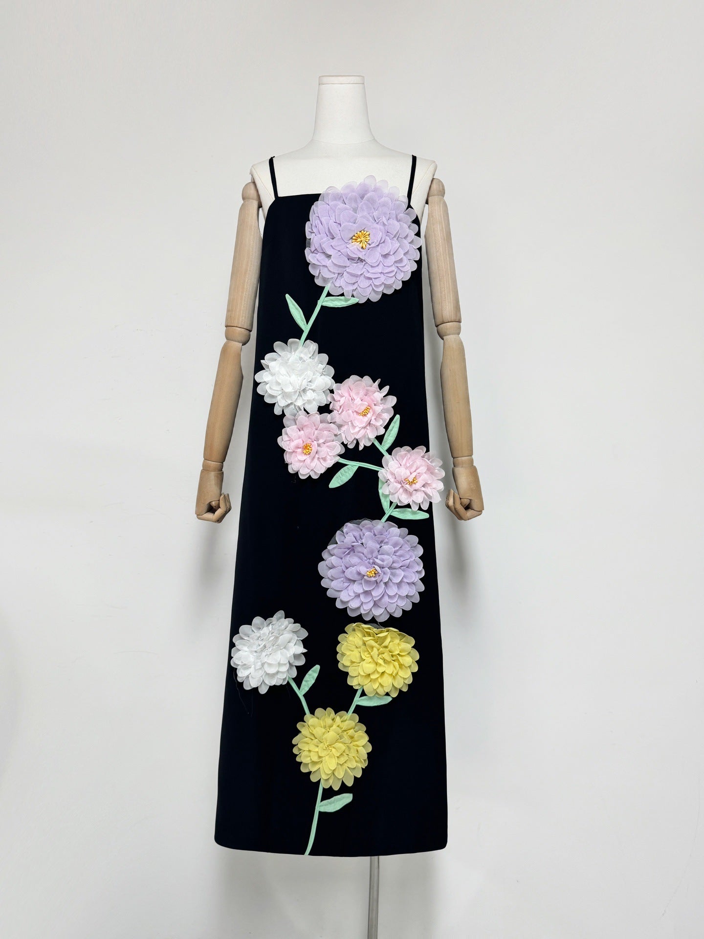 KRISTIN BUTTERCUP EMBROIDERED BLACK MAXI DRESS