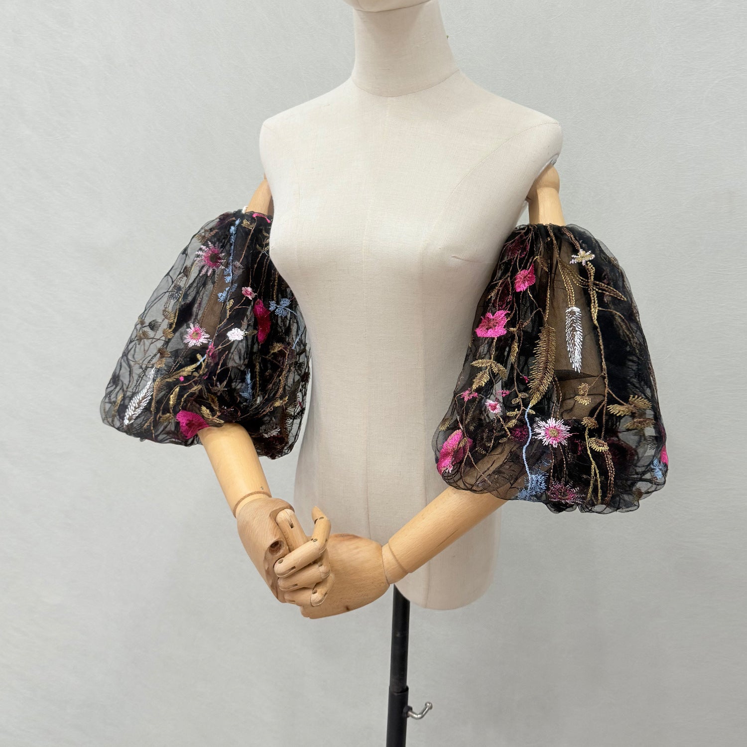 BLACK SHEER TULLE FLORAL EMBROIDERY PUFF CUFF BOHO