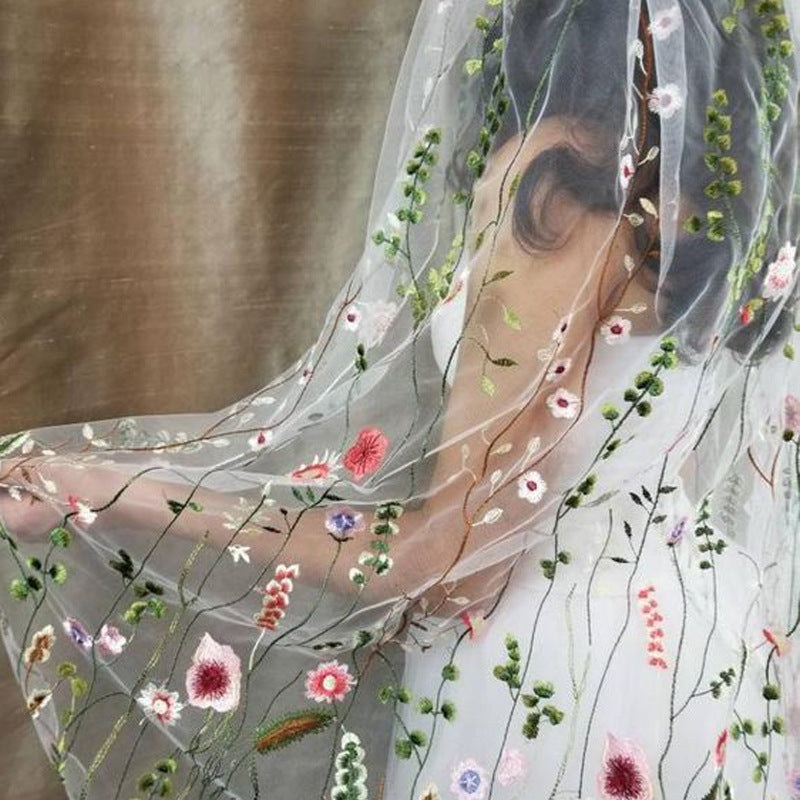 VINTAGE WHITE TULLE WILDFLOWER EMBROIDERY LONG BRIDAL VEIL