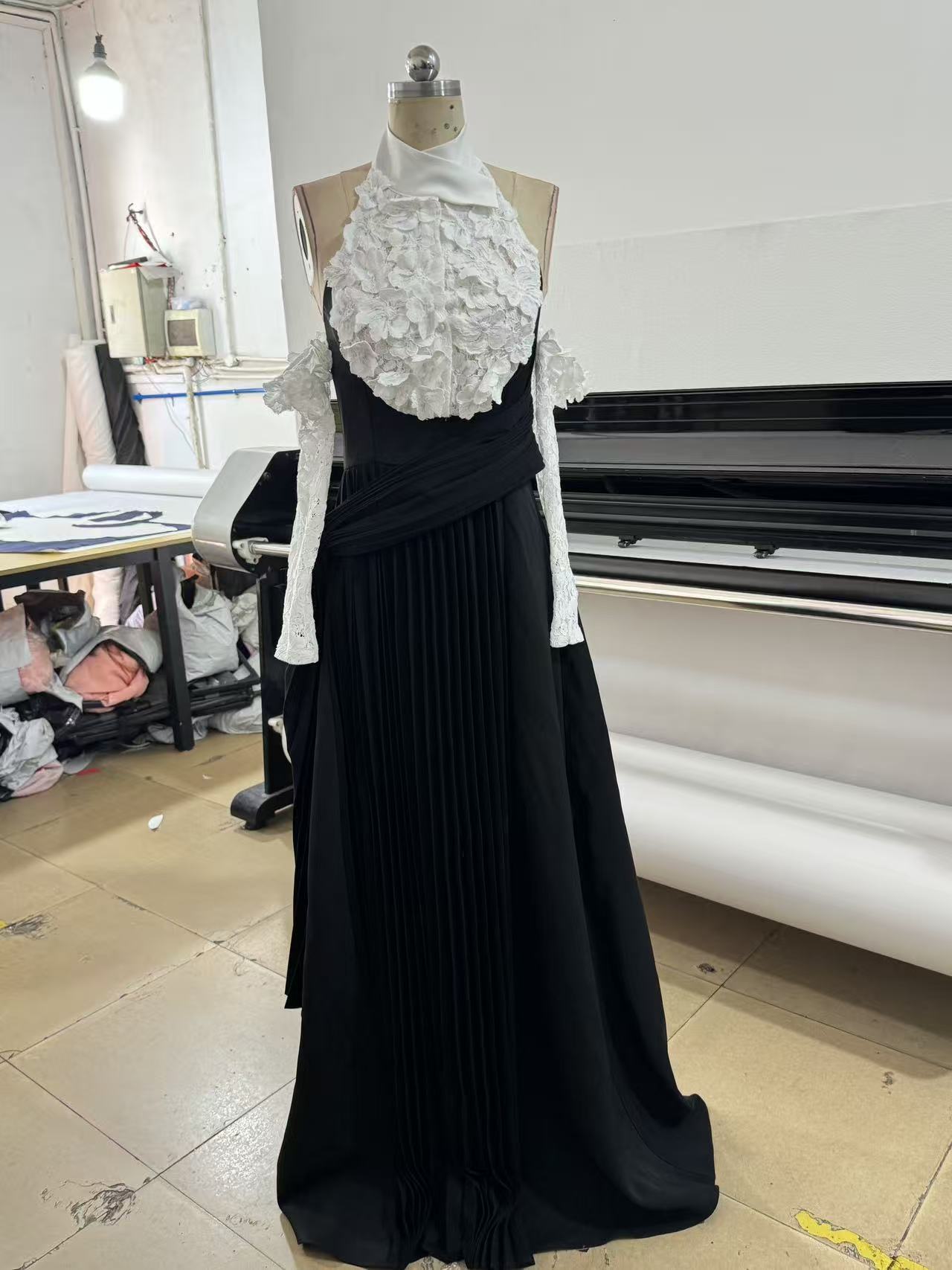 JENNY HALTER BACKLESS MAXI DRESS BLACK