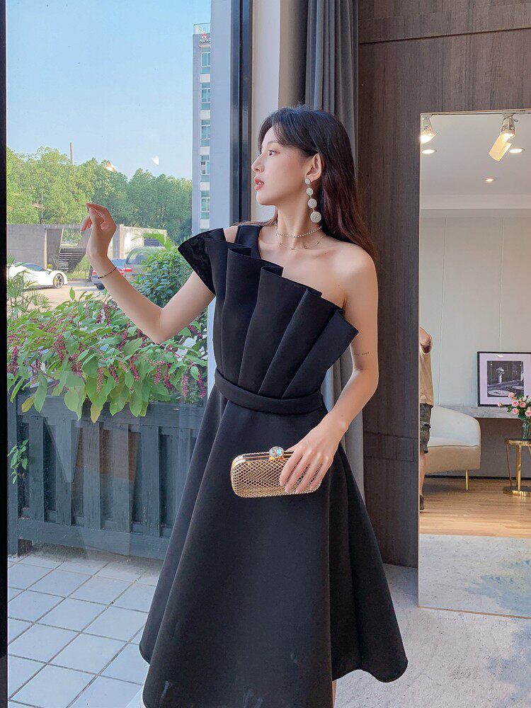 RUFFLED HEM STRAPLESS ONE-SHOULDER MIDI DRESS