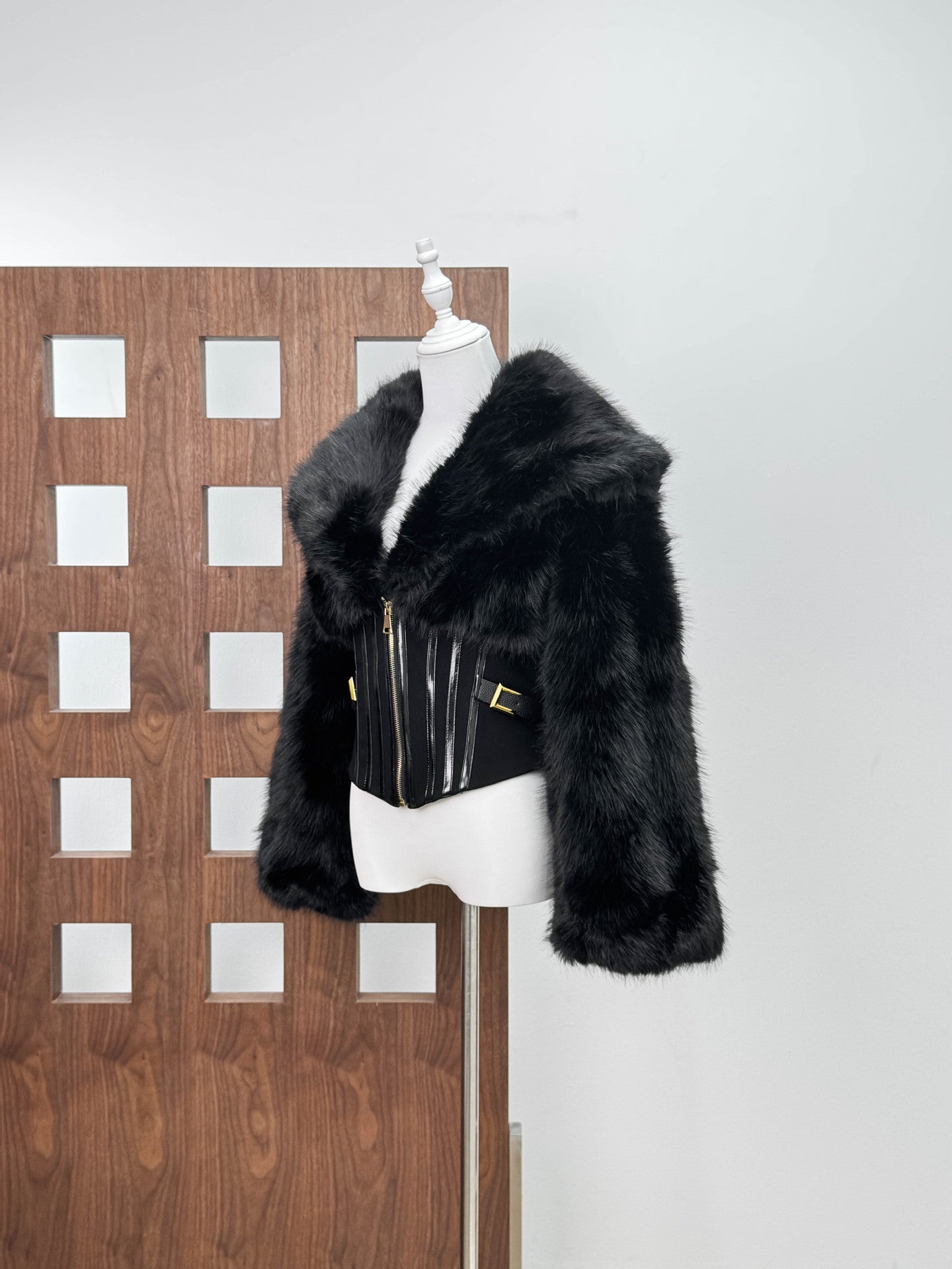 BLACK FAUX FUR CORSET JACKET, EVENING OUTFIT