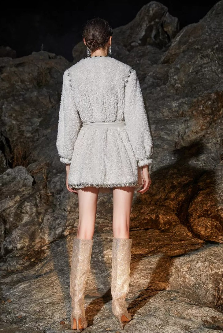 BEIGE V-NECK LONG SLEEVE DIAMOND COAT
