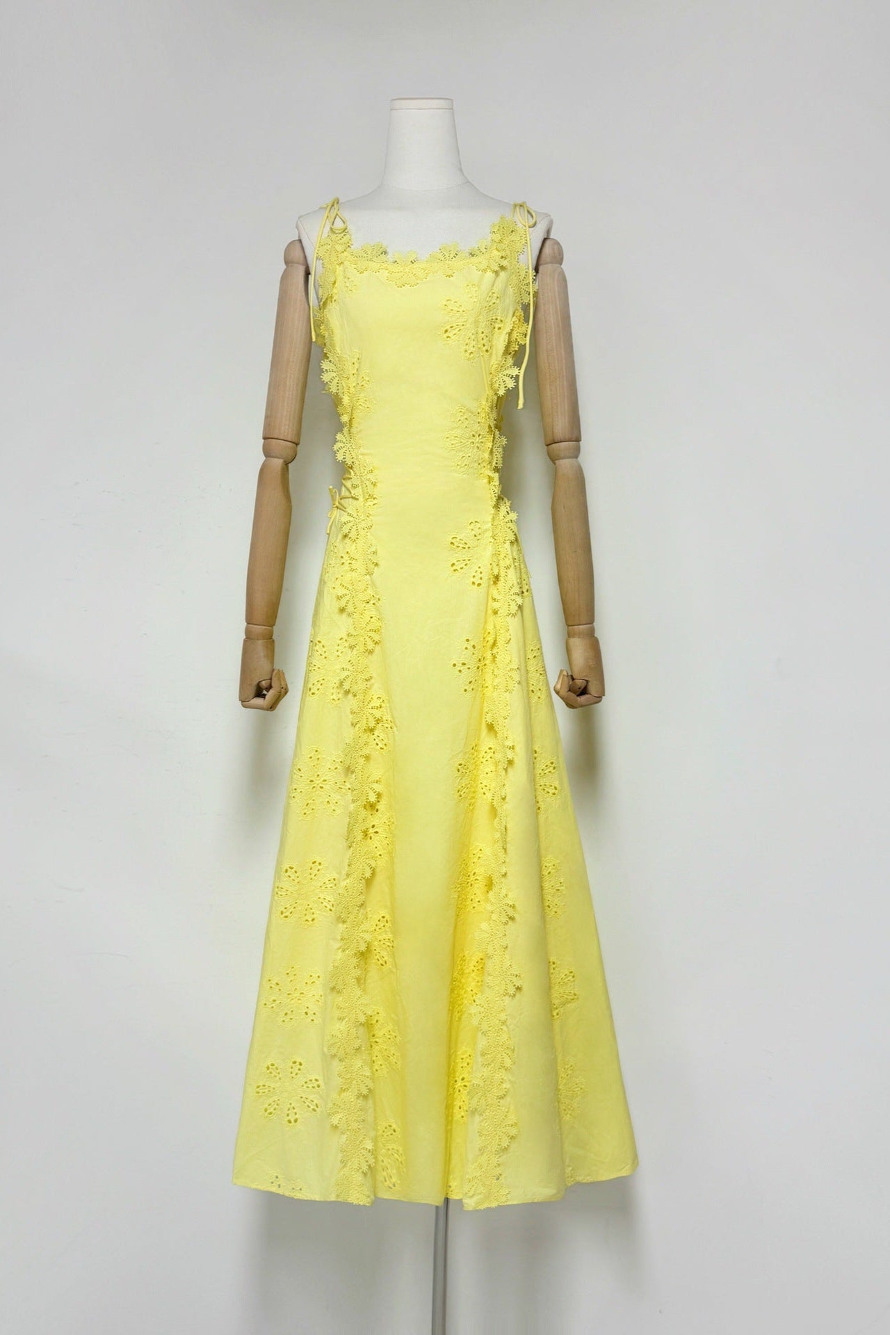 LACE MIDI DRESS: EMBROIDERED HOLLOW WHITE WEDDING